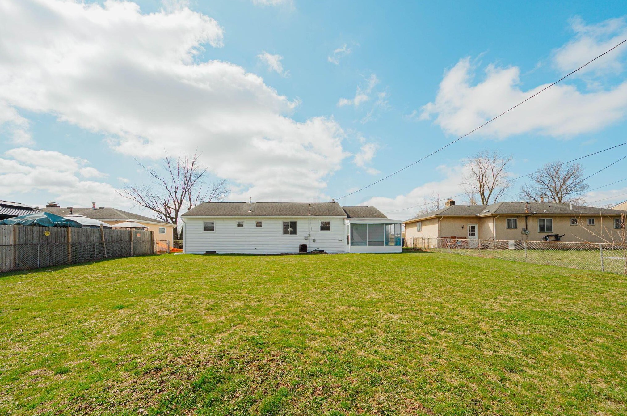 3222 Briggs Rd, Columbus OH 43204-1702 exterior