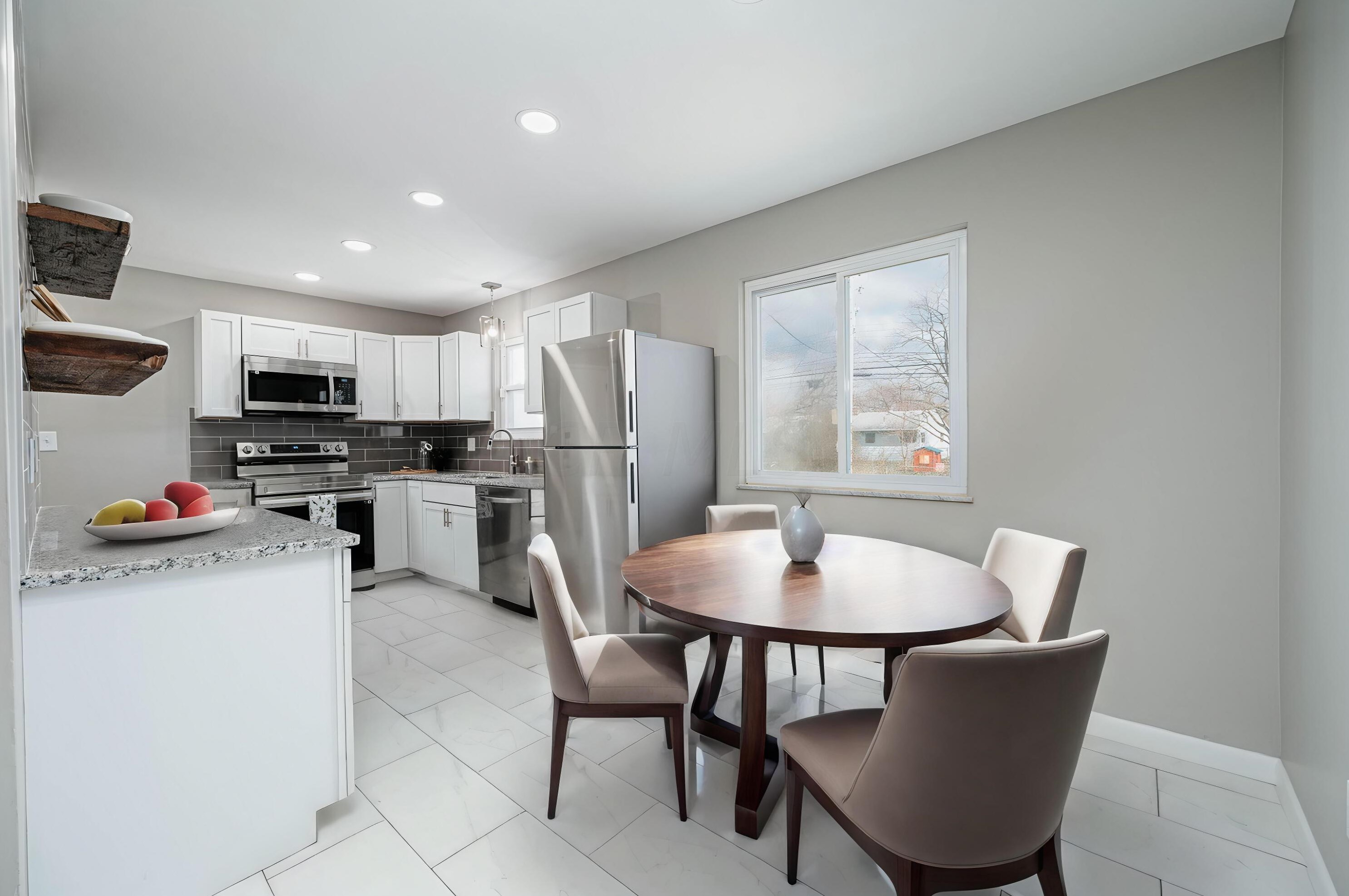 3222 Briggs Rd, Columbus OH 43204-1702 exterior