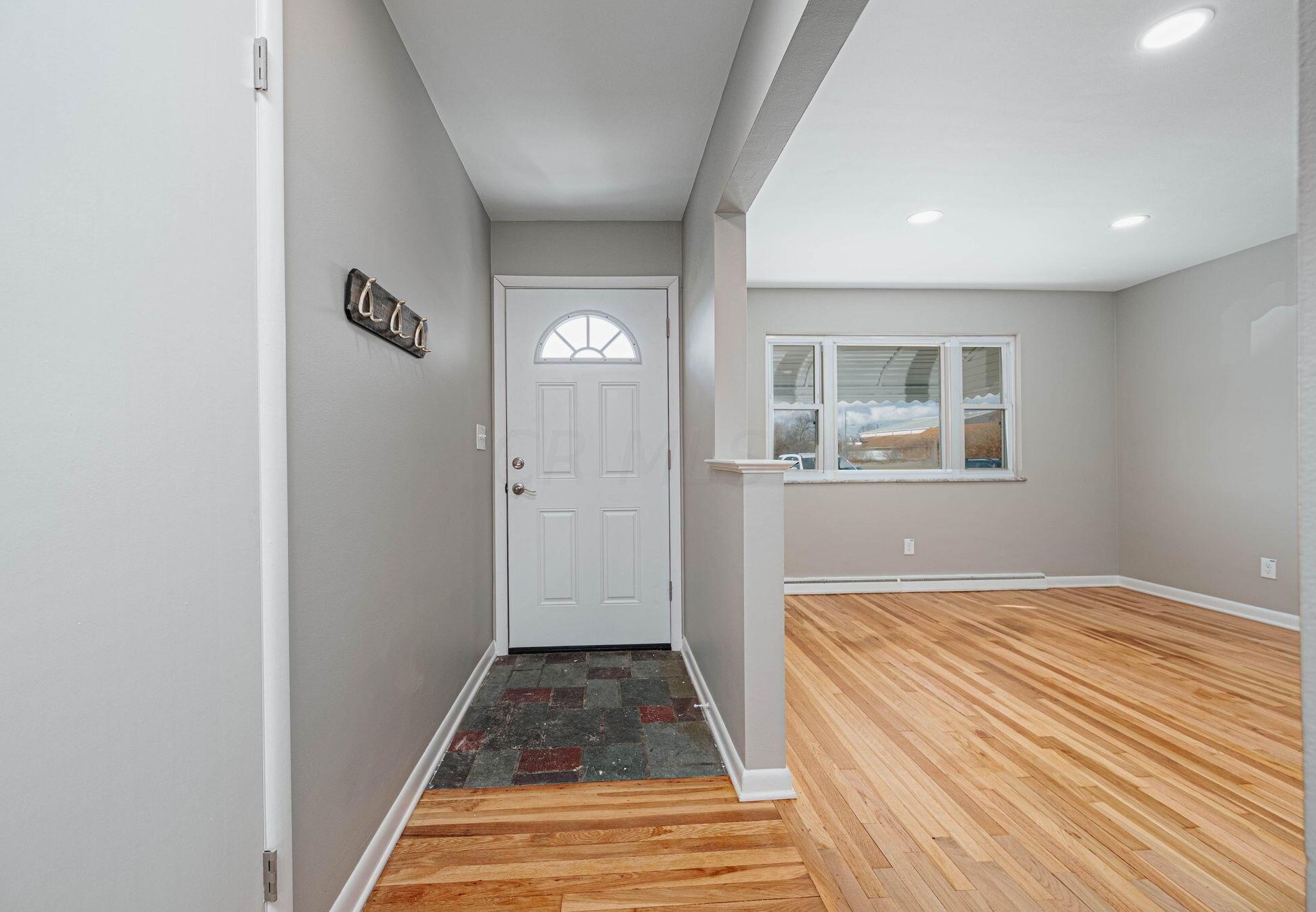 3222 Briggs Rd, Columbus OH 43204-1702 exterior