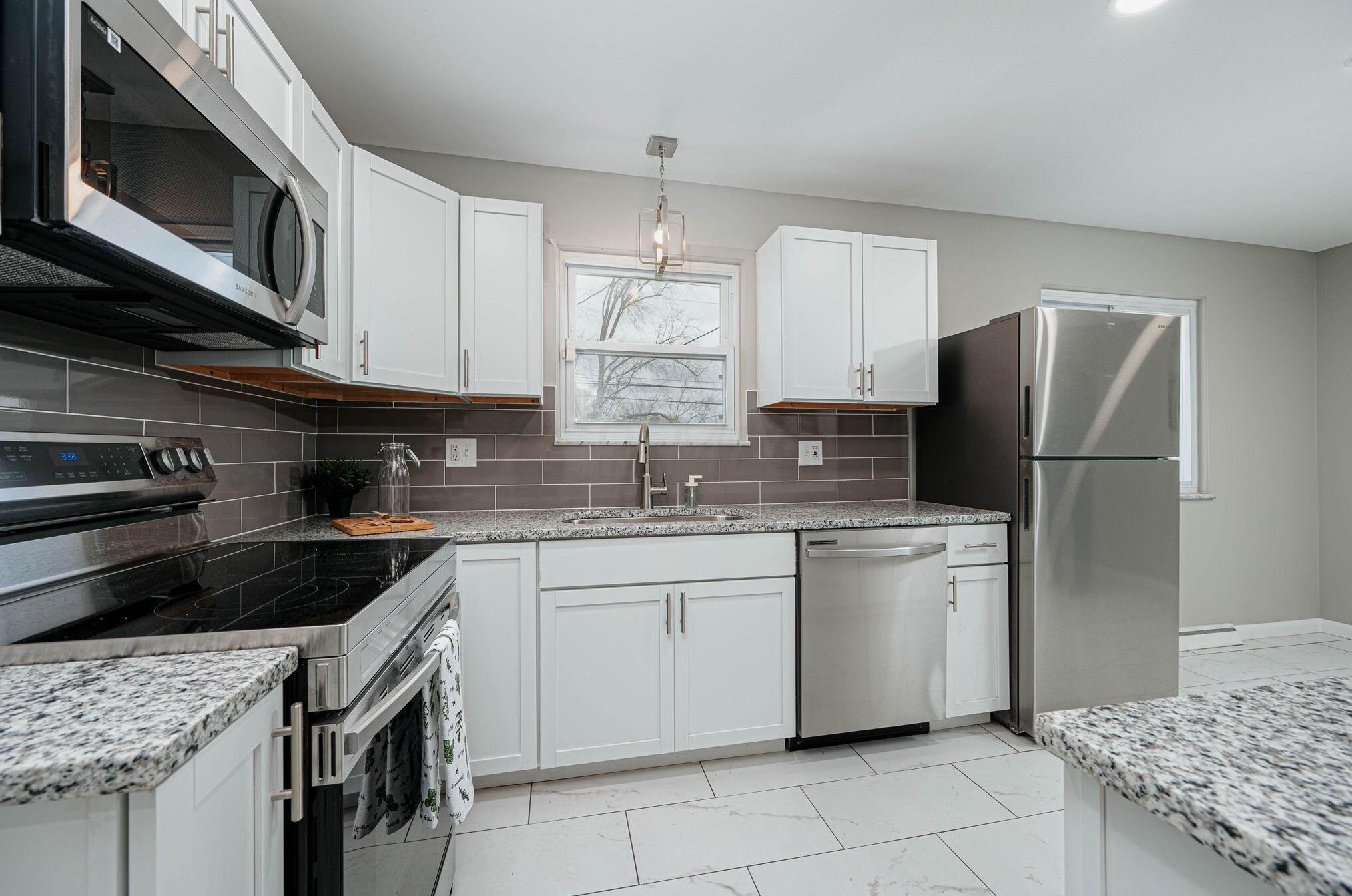 3222 Briggs Rd, Columbus OH 43204-1702 exterior