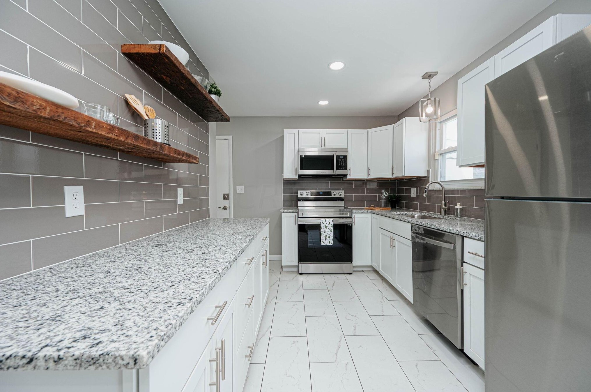 3222 Briggs Rd, Columbus OH 43204-1702 exterior