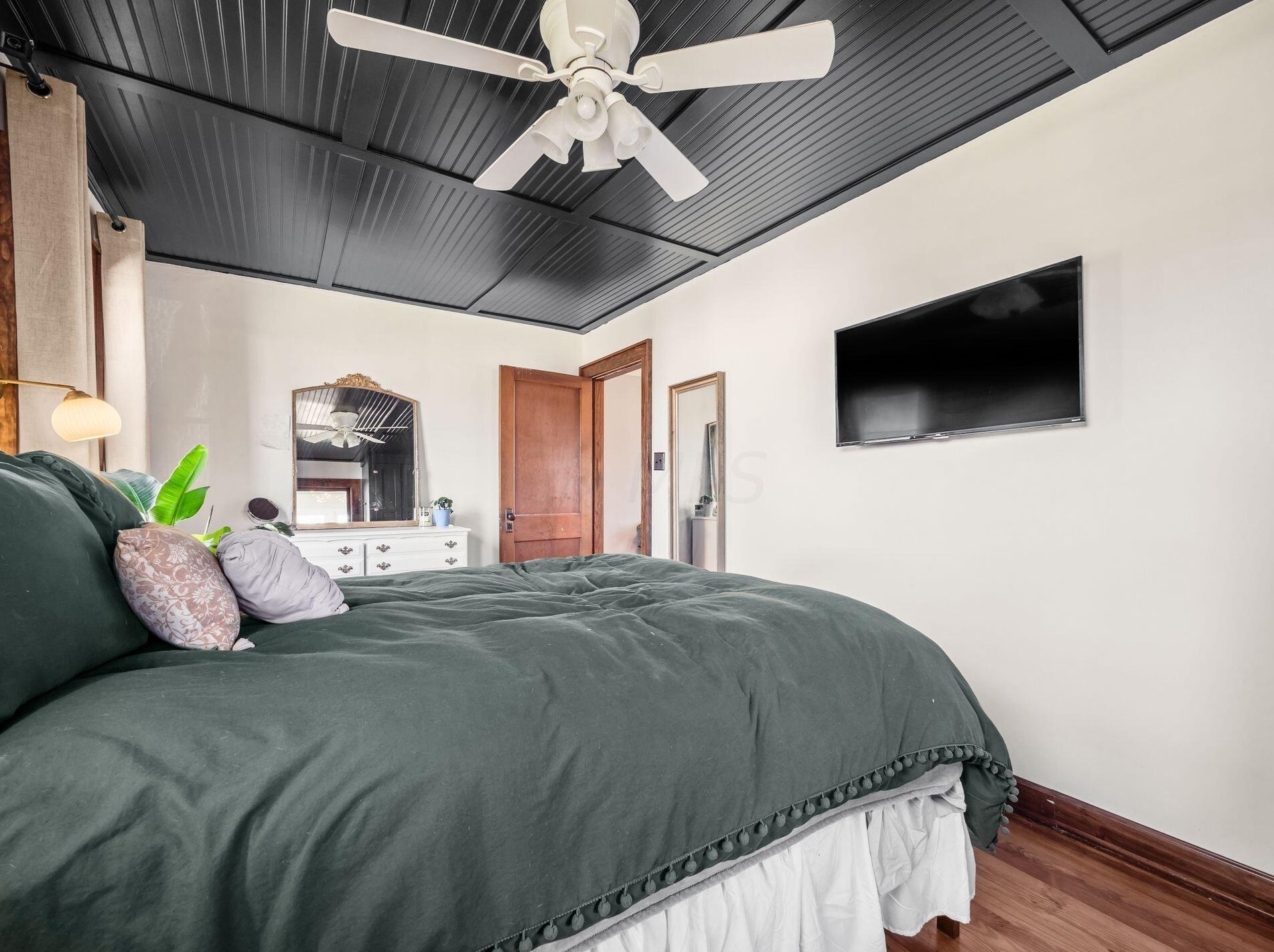 2908 Fairwood Ave, Columbus OH  43207-2651 exterior