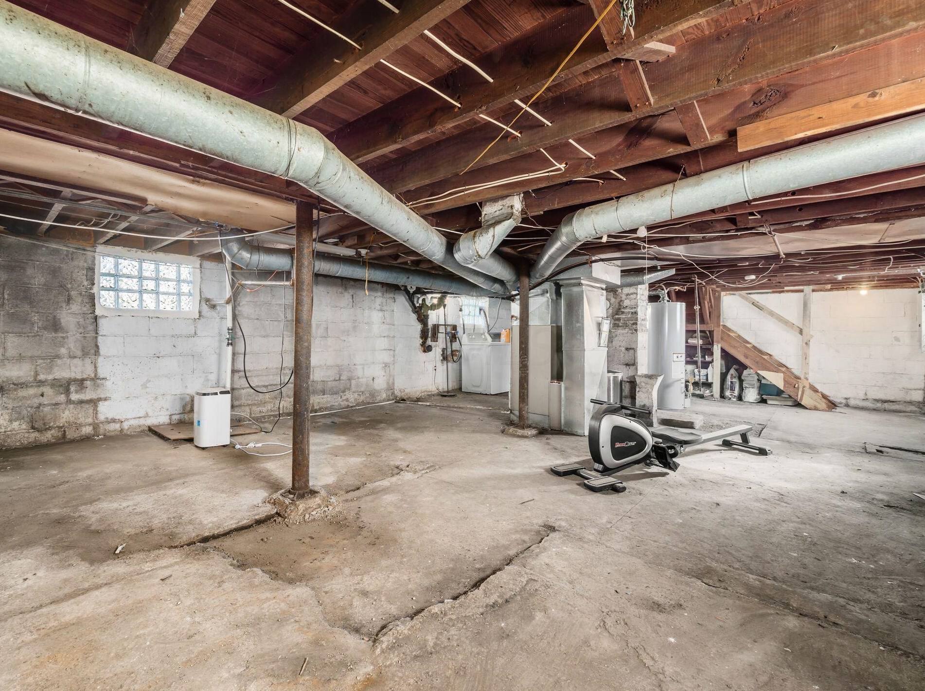 2908 Fairwood Ave, Columbus OH  43207-2651 exterior