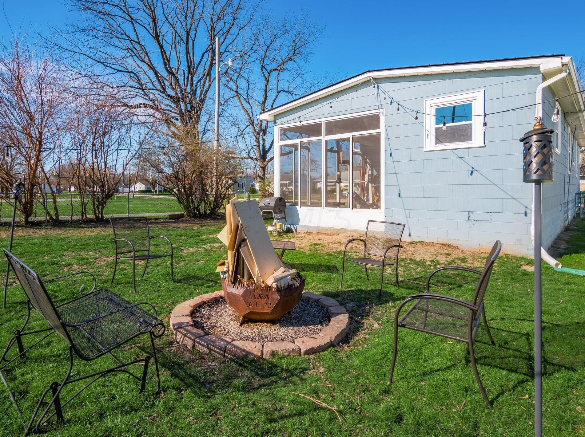 2908 Fairwood Ave, Columbus OH  43207-2651 exterior