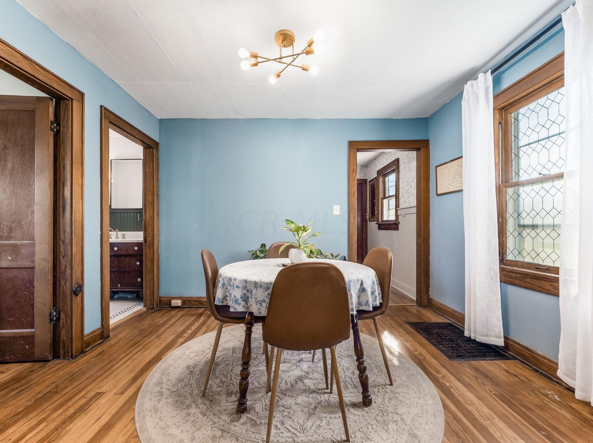 2908 Fairwood Ave, Columbus OH  43207-2651 exterior