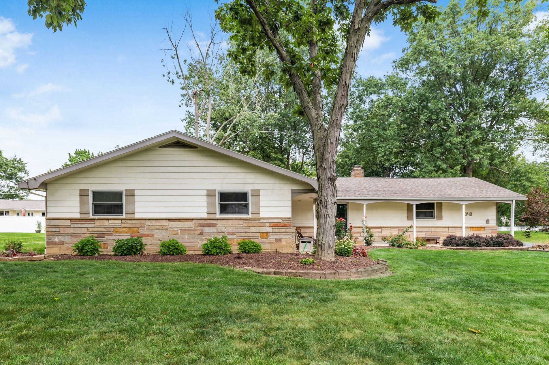 1040 Collins Ave, Marysville OH  43040-1313 exterior