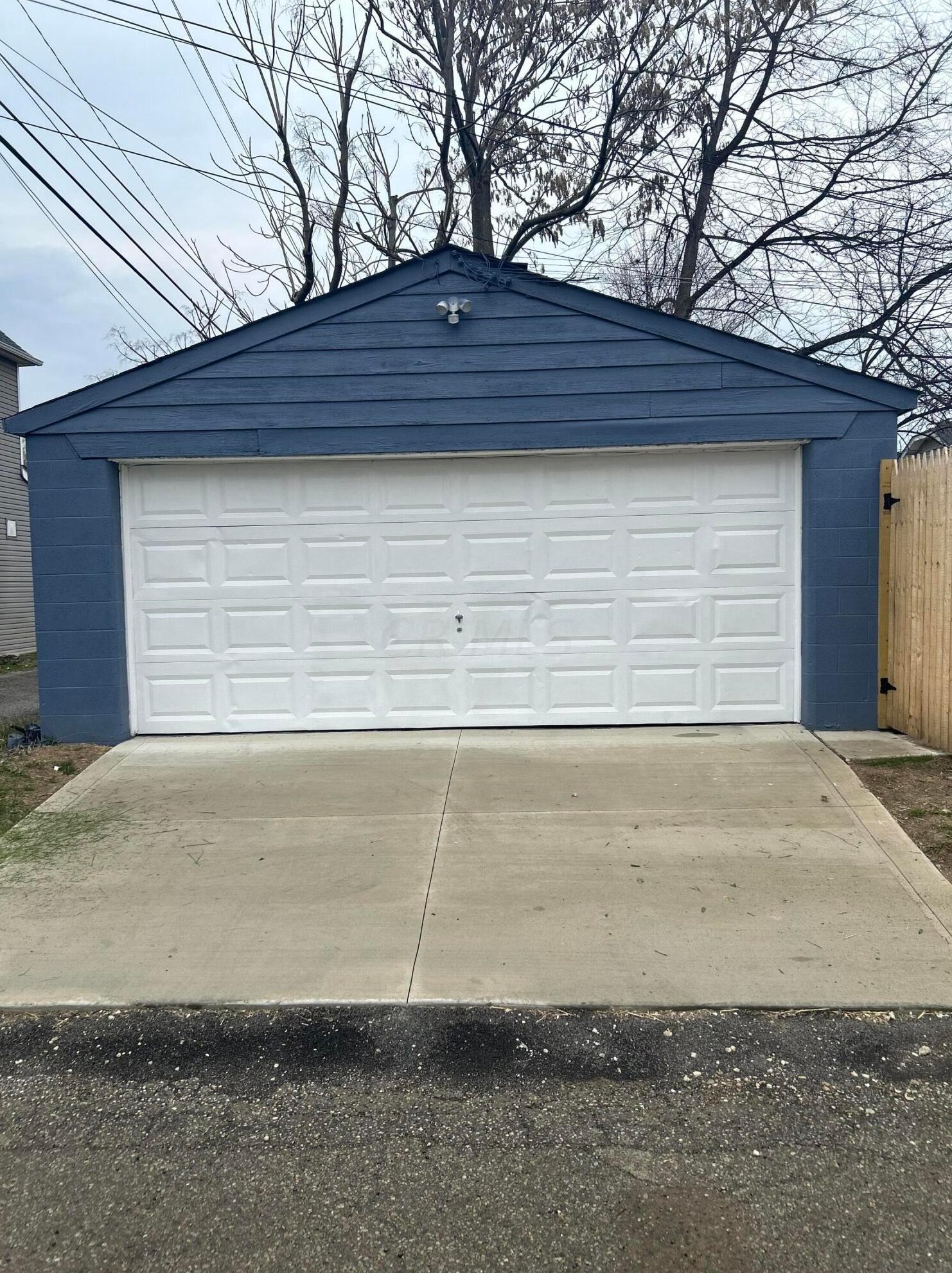 143 Oakley Ave, Columbus OH 43204-3216 exterior