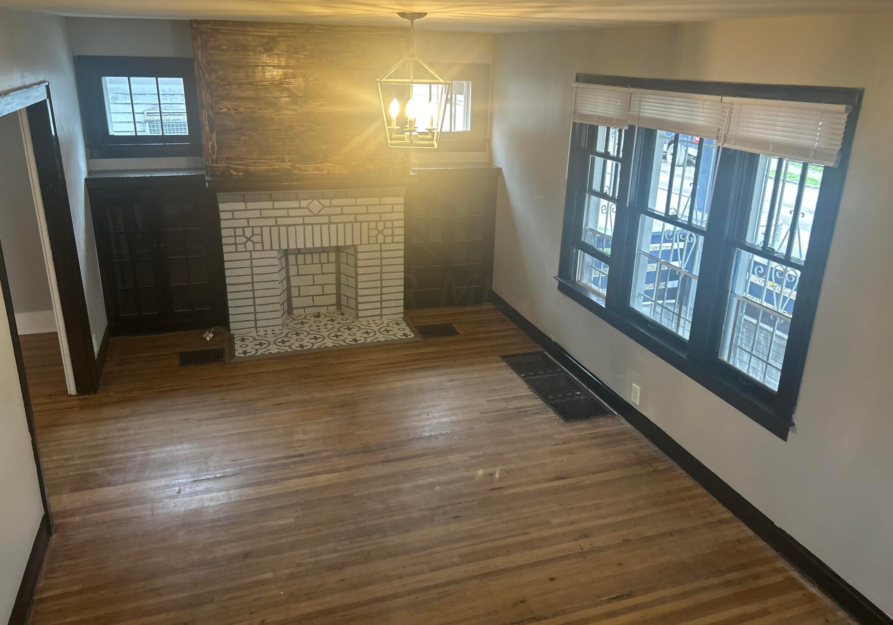 143 Oakley Ave, Columbus OH 43204-3216 exterior