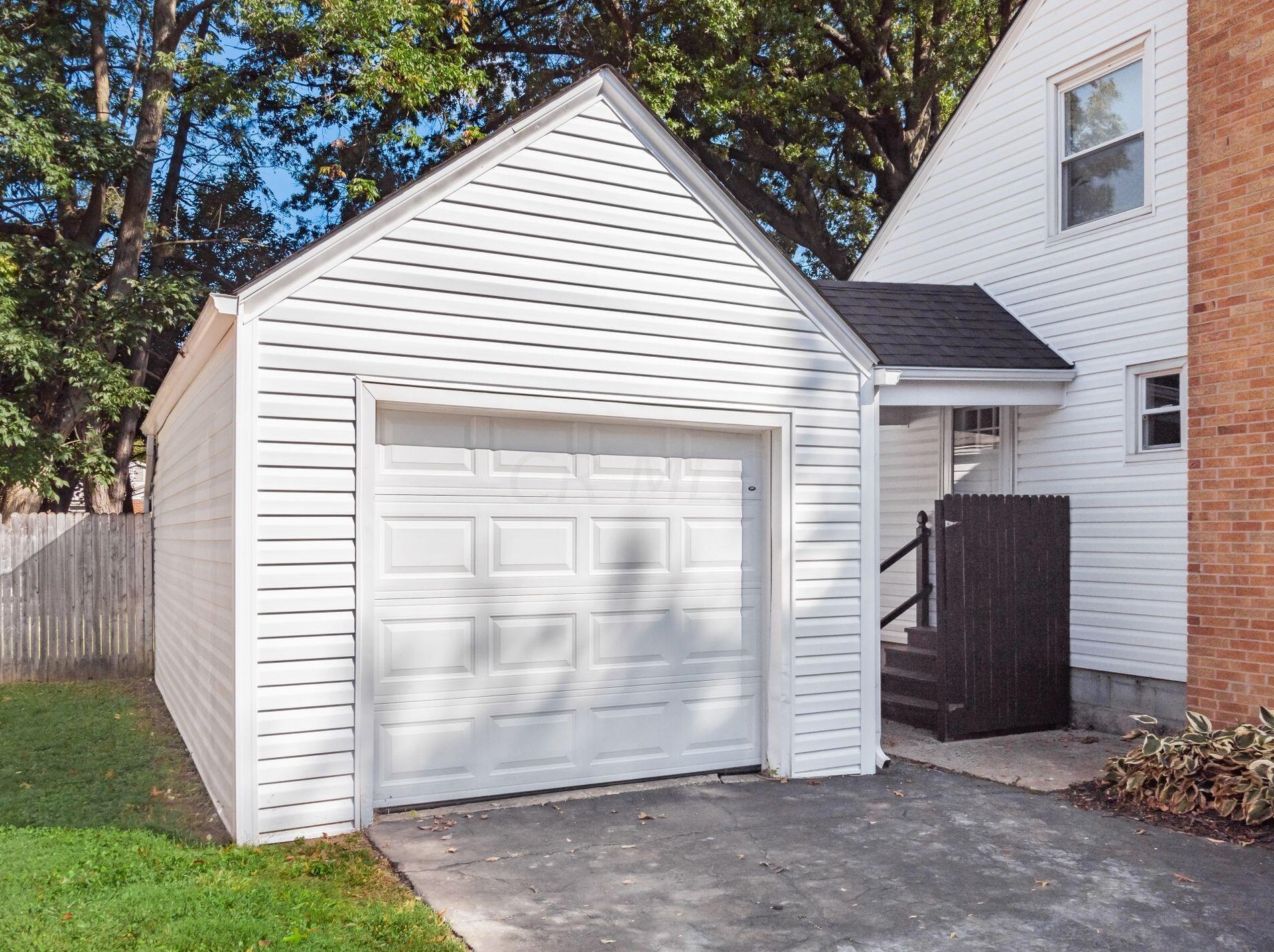 146 Virginialee Rd, Columbus OH  43209-7503 exterior