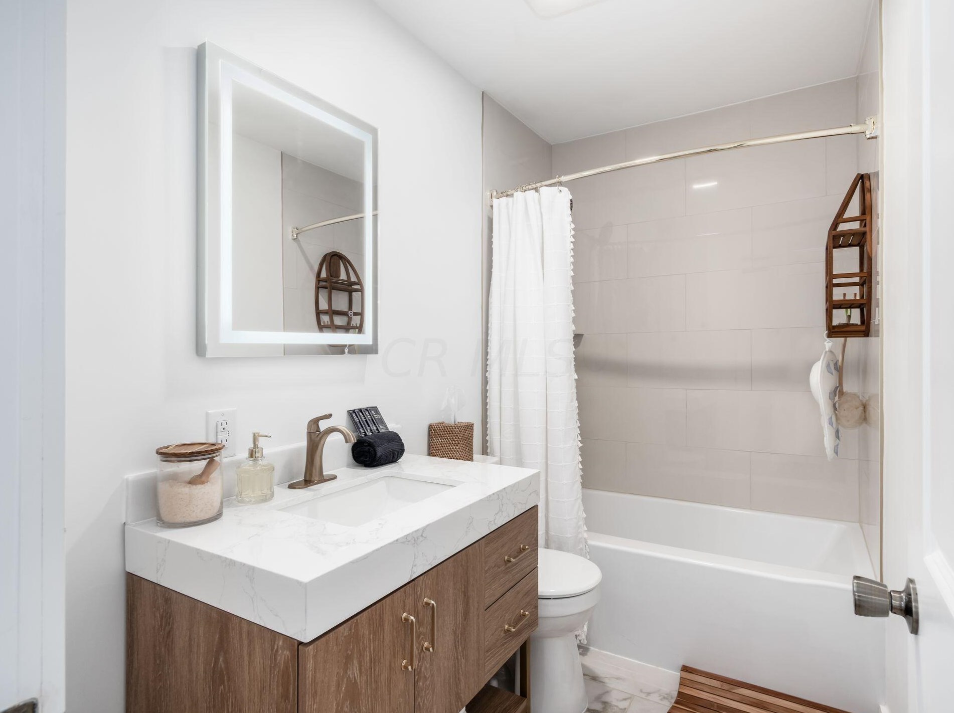 146 Virginialee Rd, Columbus OH  43209-7503 exterior