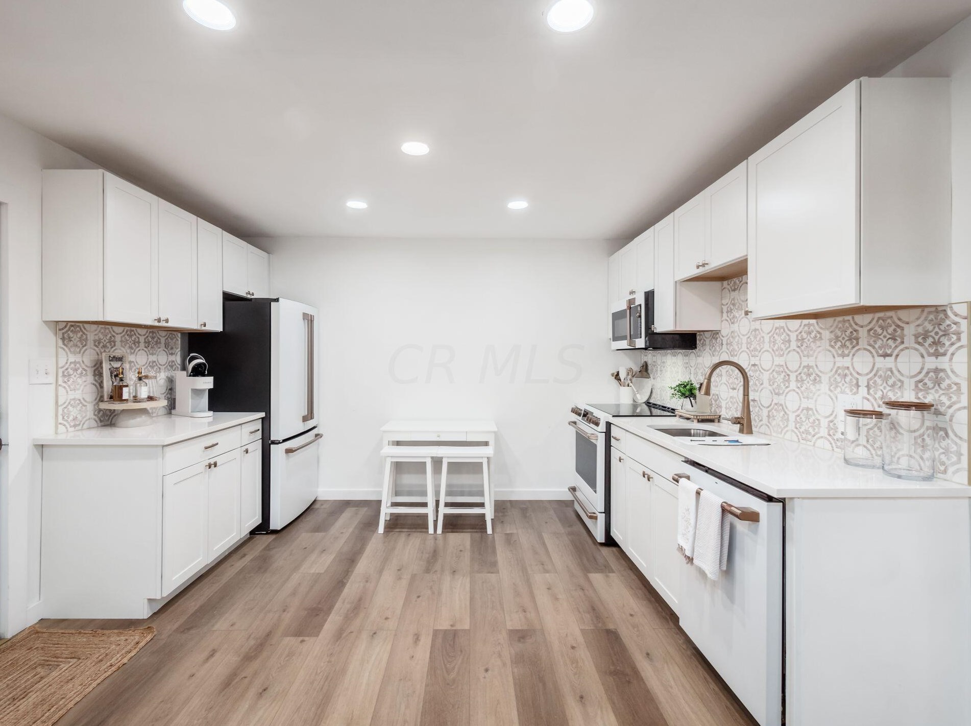 146 Virginialee Rd, Columbus OH  43209-7503 exterior