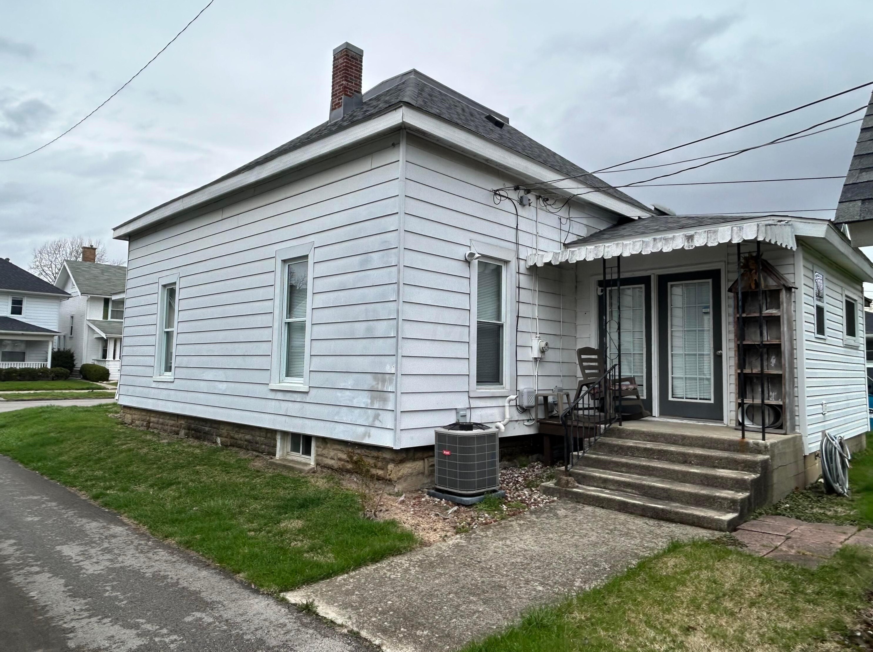 503 Paint St, Washington Ch OH  43160-1417 exterior