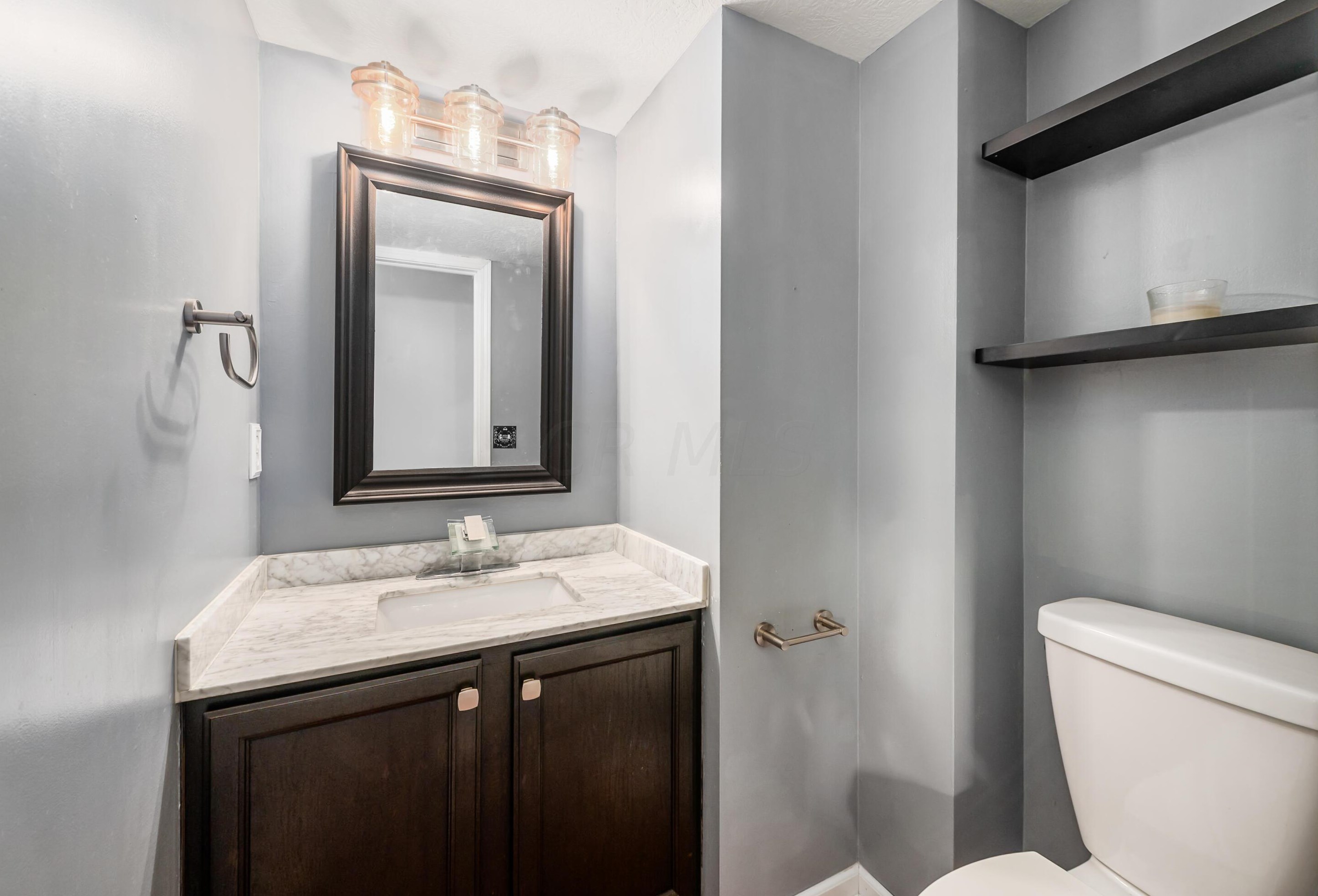 6436 Hemmingford Dr, Cnl Wnchstr OH  43110-8632 exterior