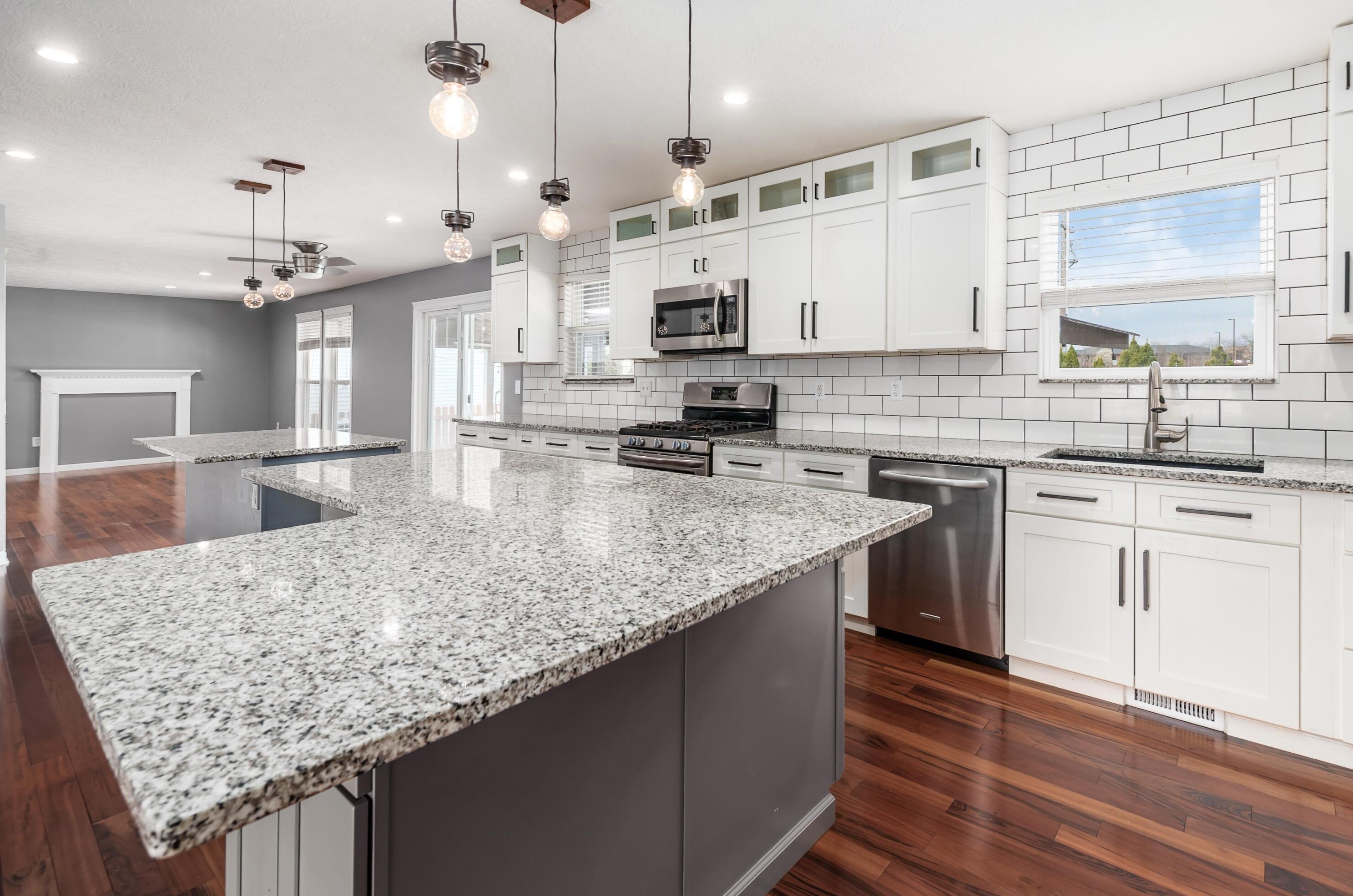 6436 Hemmingford Dr, Cnl Wnchstr OH  43110-8632 exterior