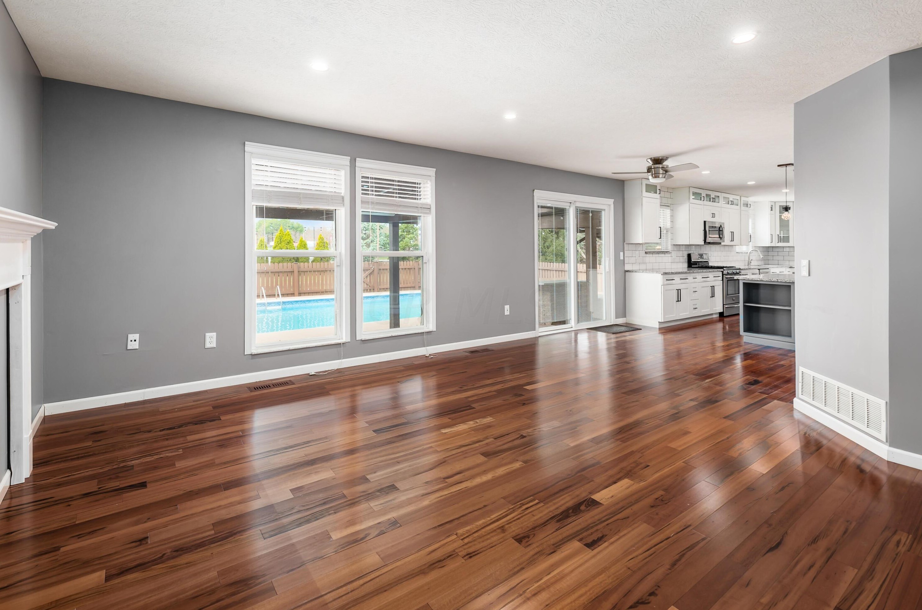 6436 Hemmingford Dr, Cnl Wnchstr OH  43110-8632 exterior