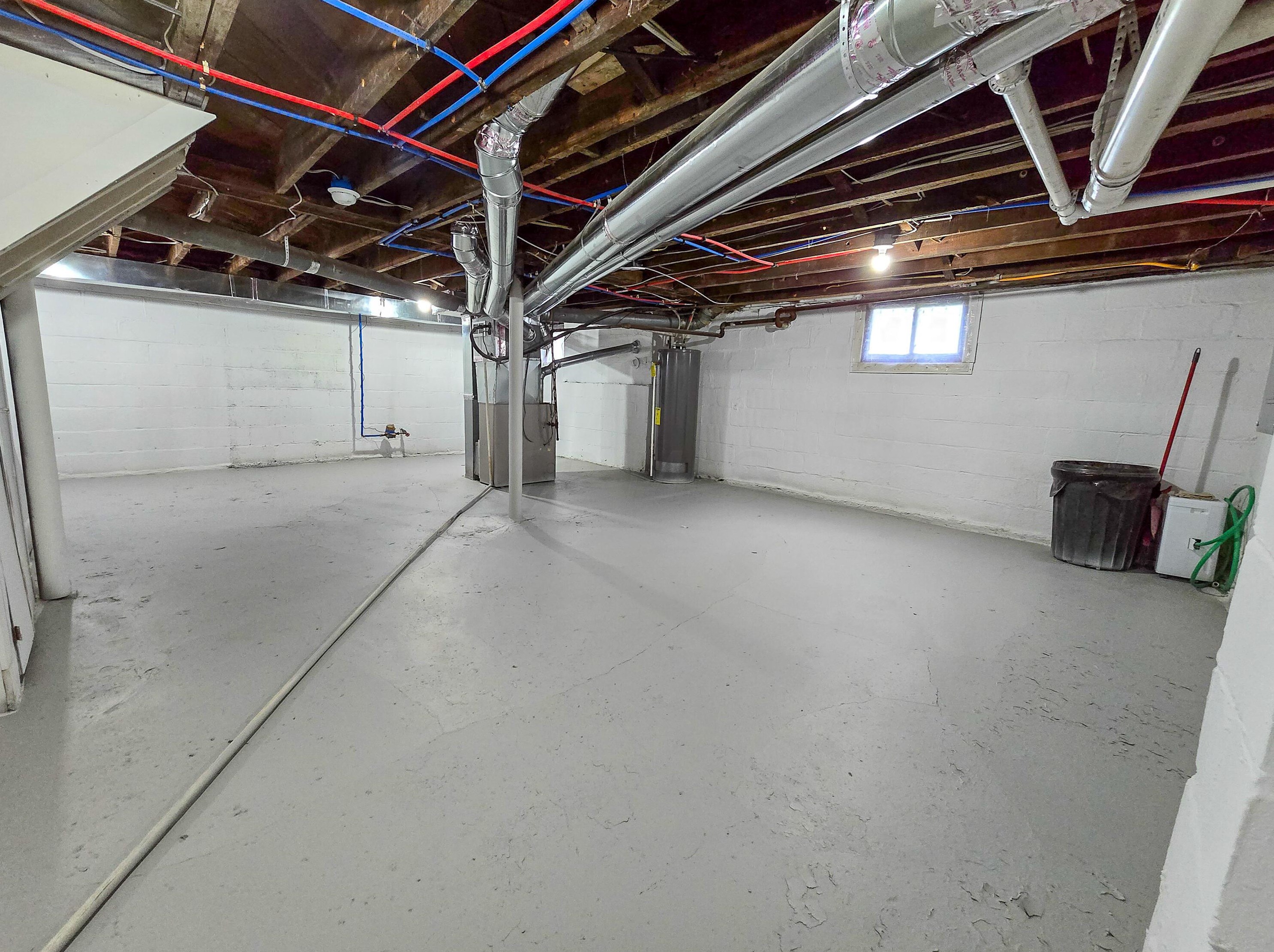 2208 Willamont Ave, Columbus OH  43219-2658 exterior