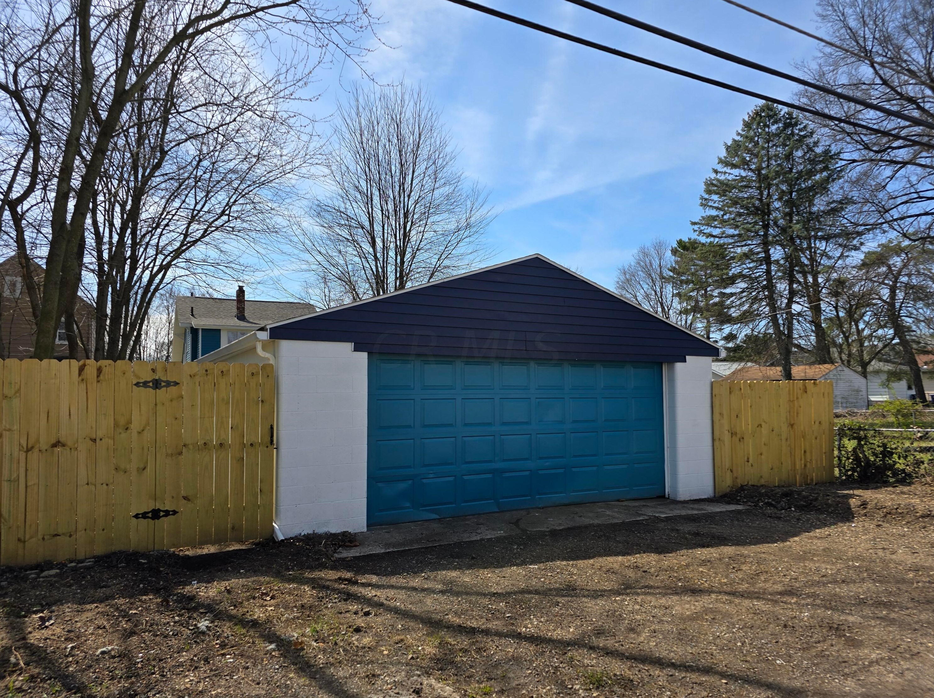 2208 Willamont Ave, Columbus OH  43219-2658 exterior