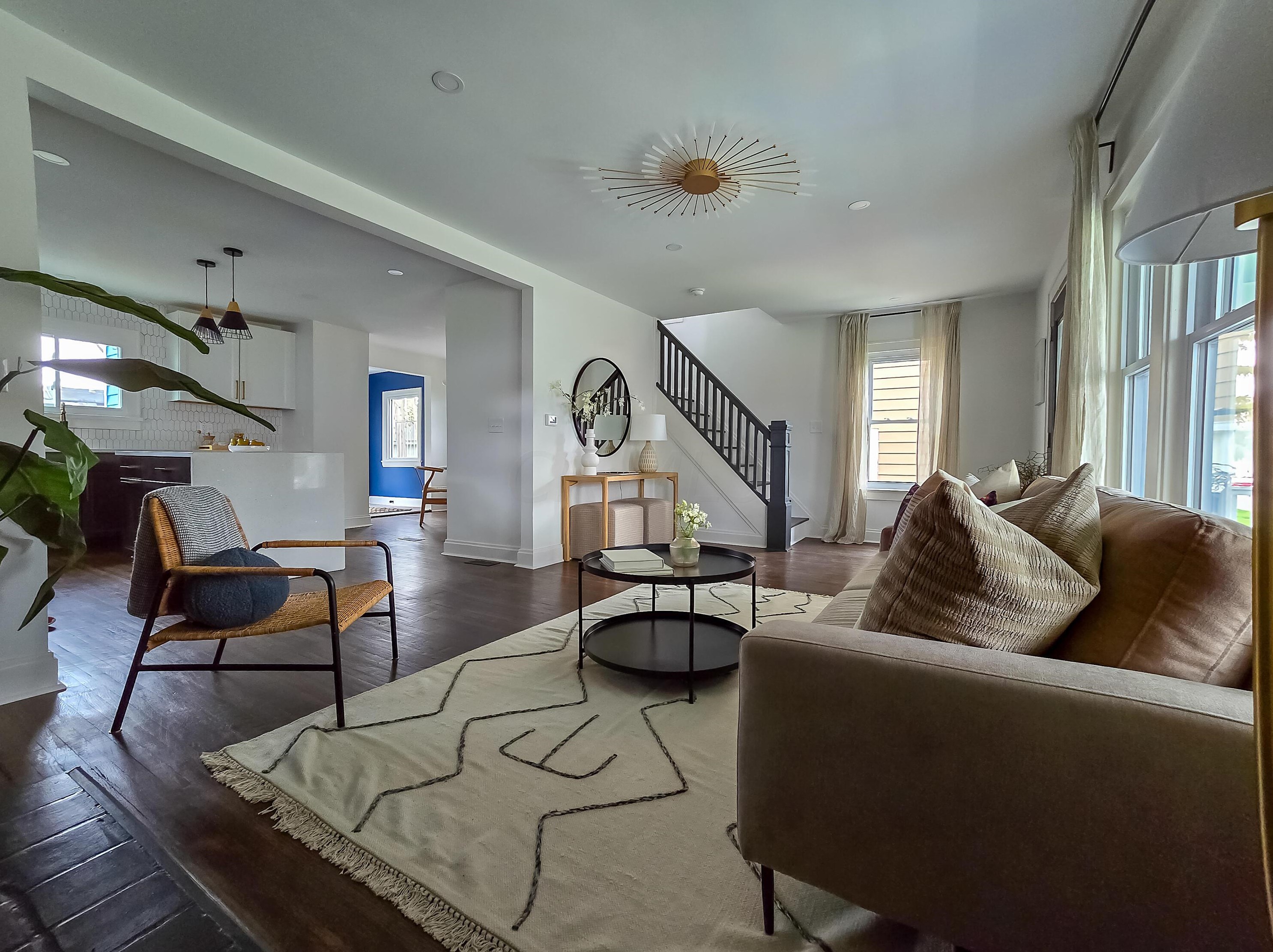 2208 Willamont Ave, Columbus OH  43219-2658 exterior