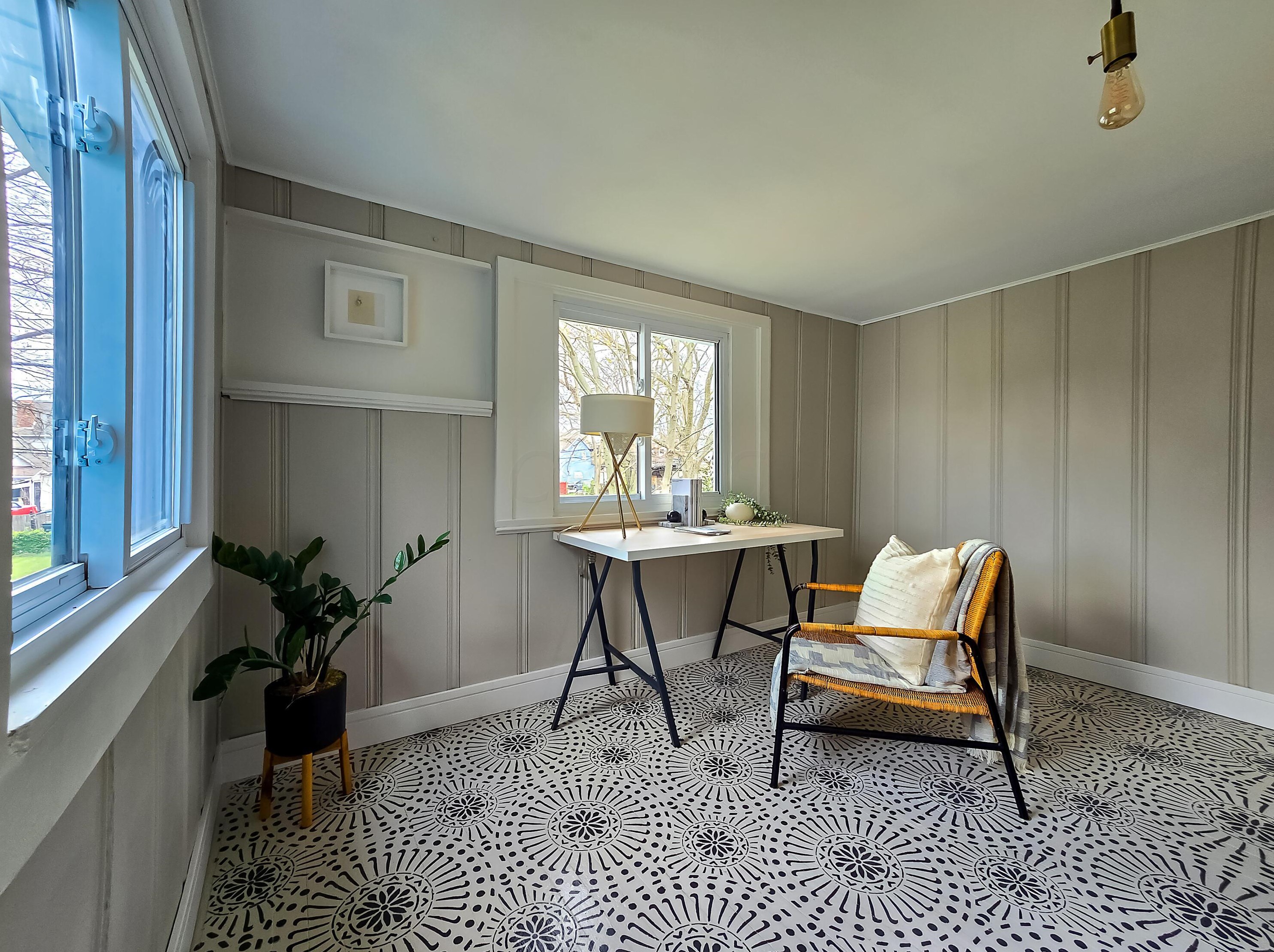 2208 Willamont Ave, Columbus OH  43219-2658 exterior