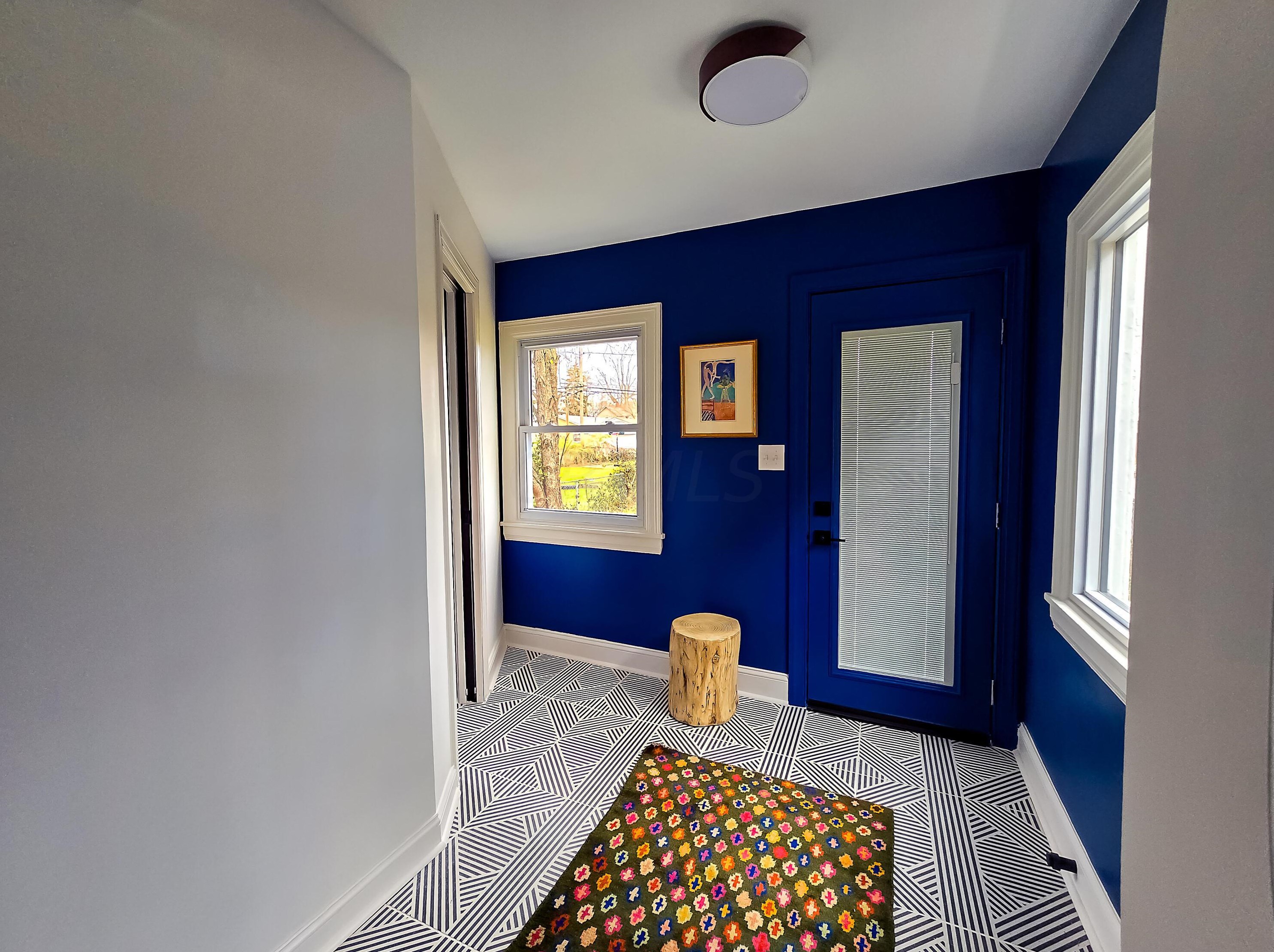 2208 Willamont Ave, Columbus OH  43219-2658 exterior