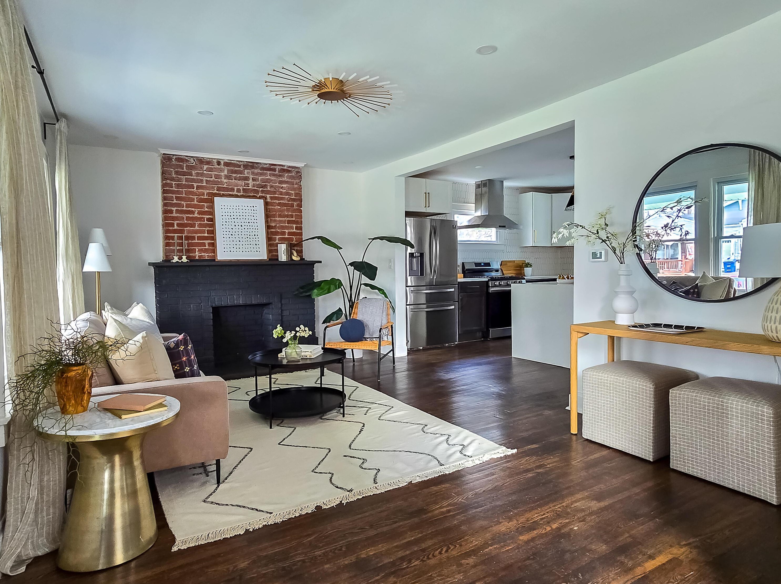 2208 Willamont Ave, Columbus OH  43219-2658 exterior