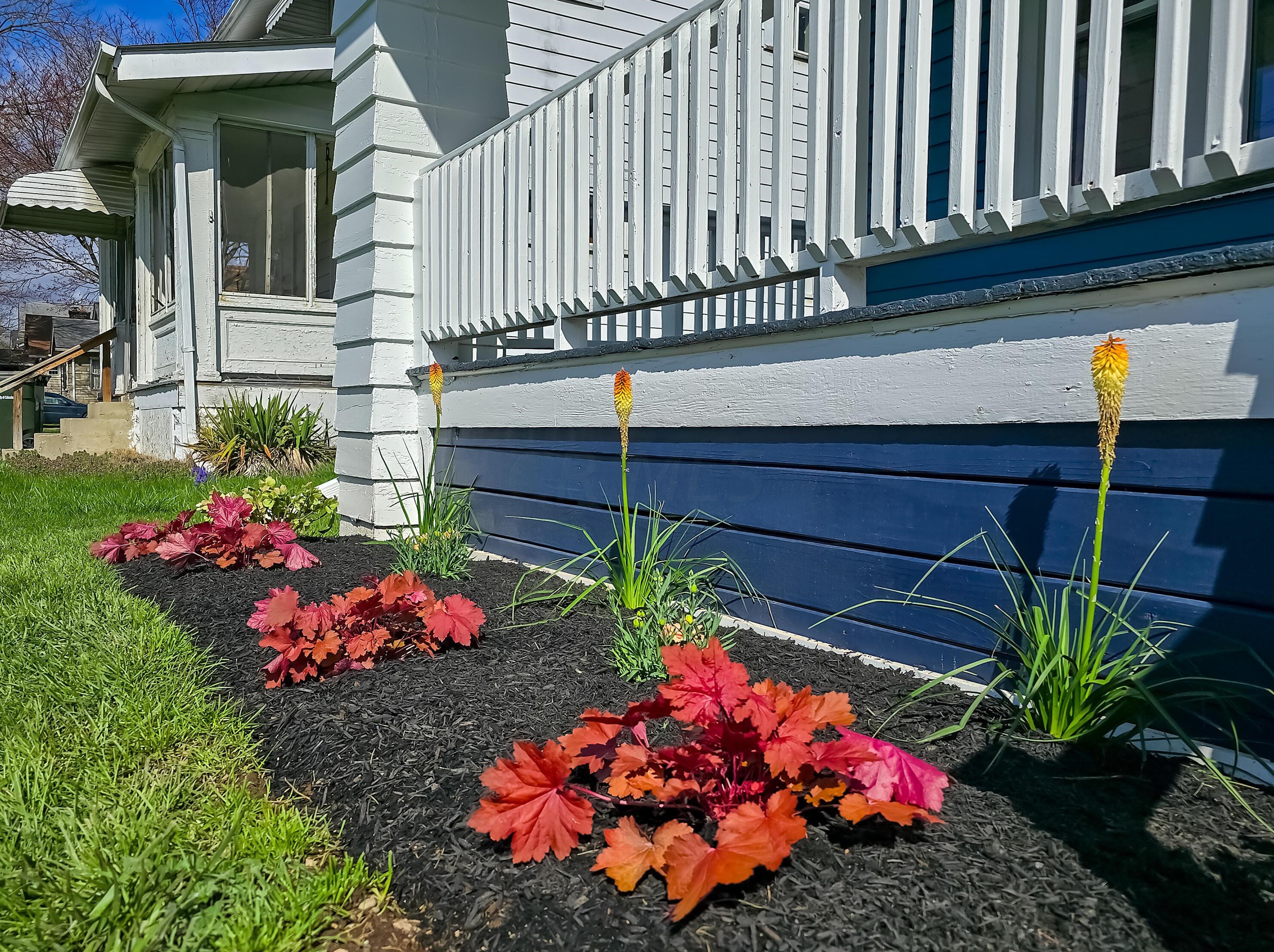 2208 Willamont Ave, Columbus OH  43219-2658 exterior