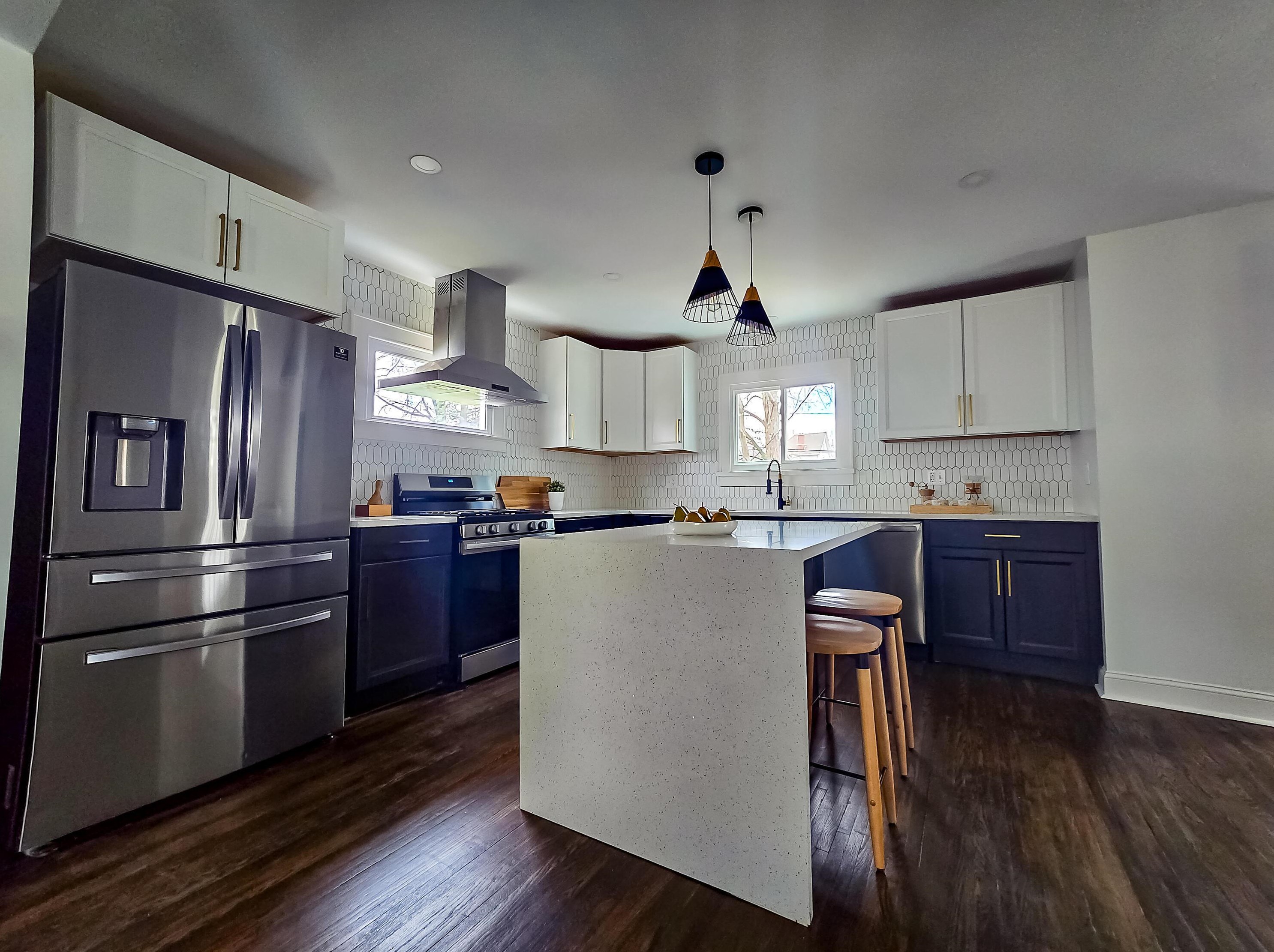 2208 Willamont Ave, Columbus OH  43219-2658 exterior