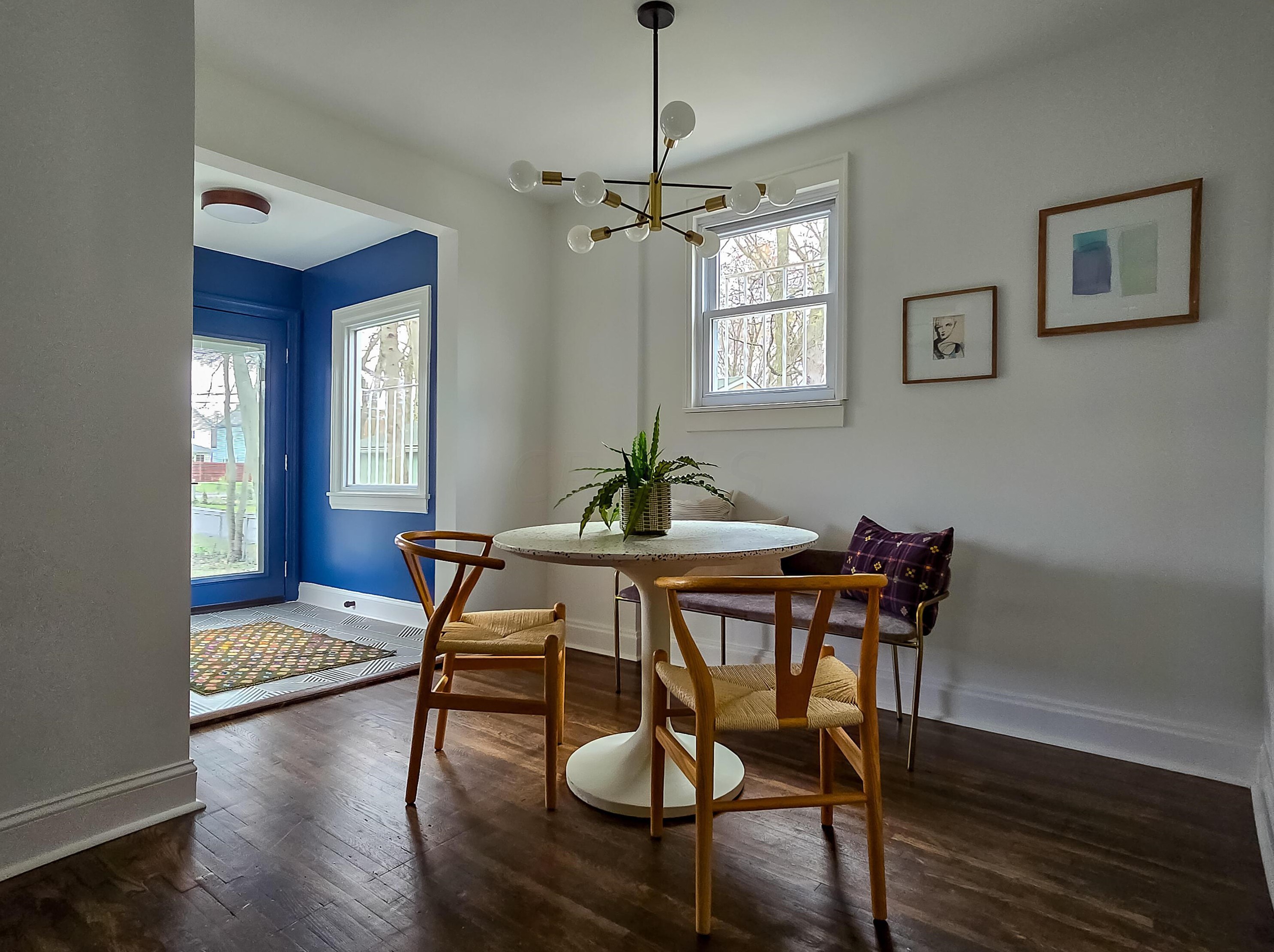 2208 Willamont Ave, Columbus OH  43219-2658 exterior