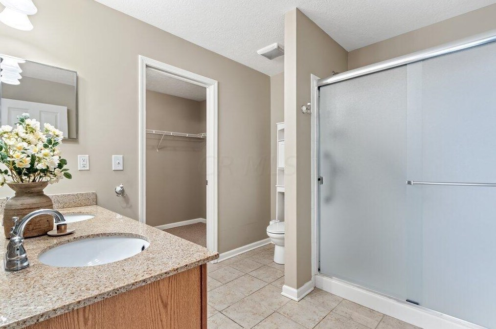 345 Cover Pl, Columbus OH 43235-6452 exterior