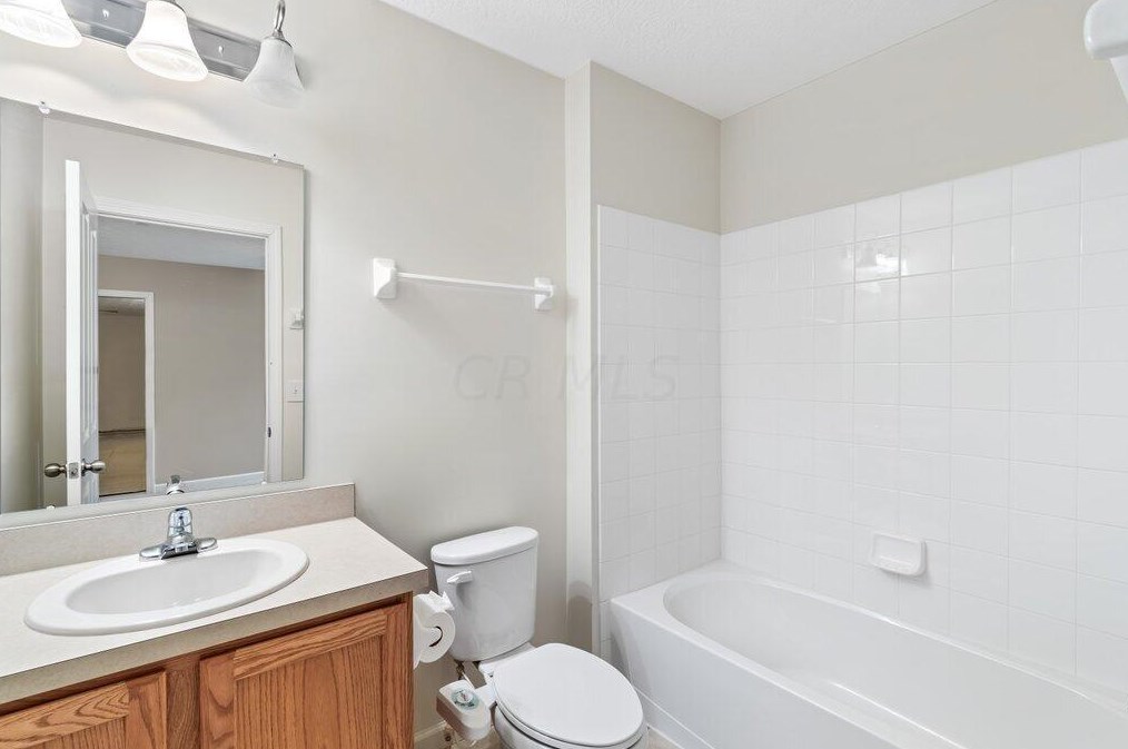 345 Cover Pl, Columbus OH 43235-6452 exterior