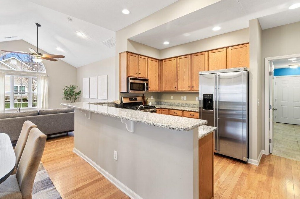 345 Cover Pl, Columbus OH 43235-6452 exterior