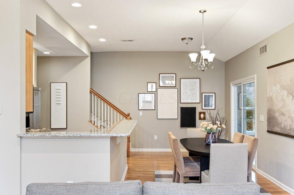 345 Cover Pl, Columbus OH 43235-6452 exterior