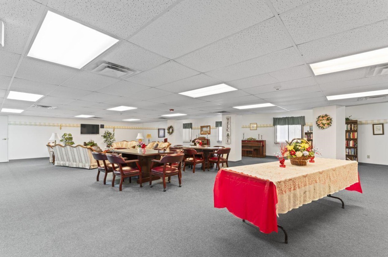 3967 Karl Rd, Columbus OH 43224-6102 exterior