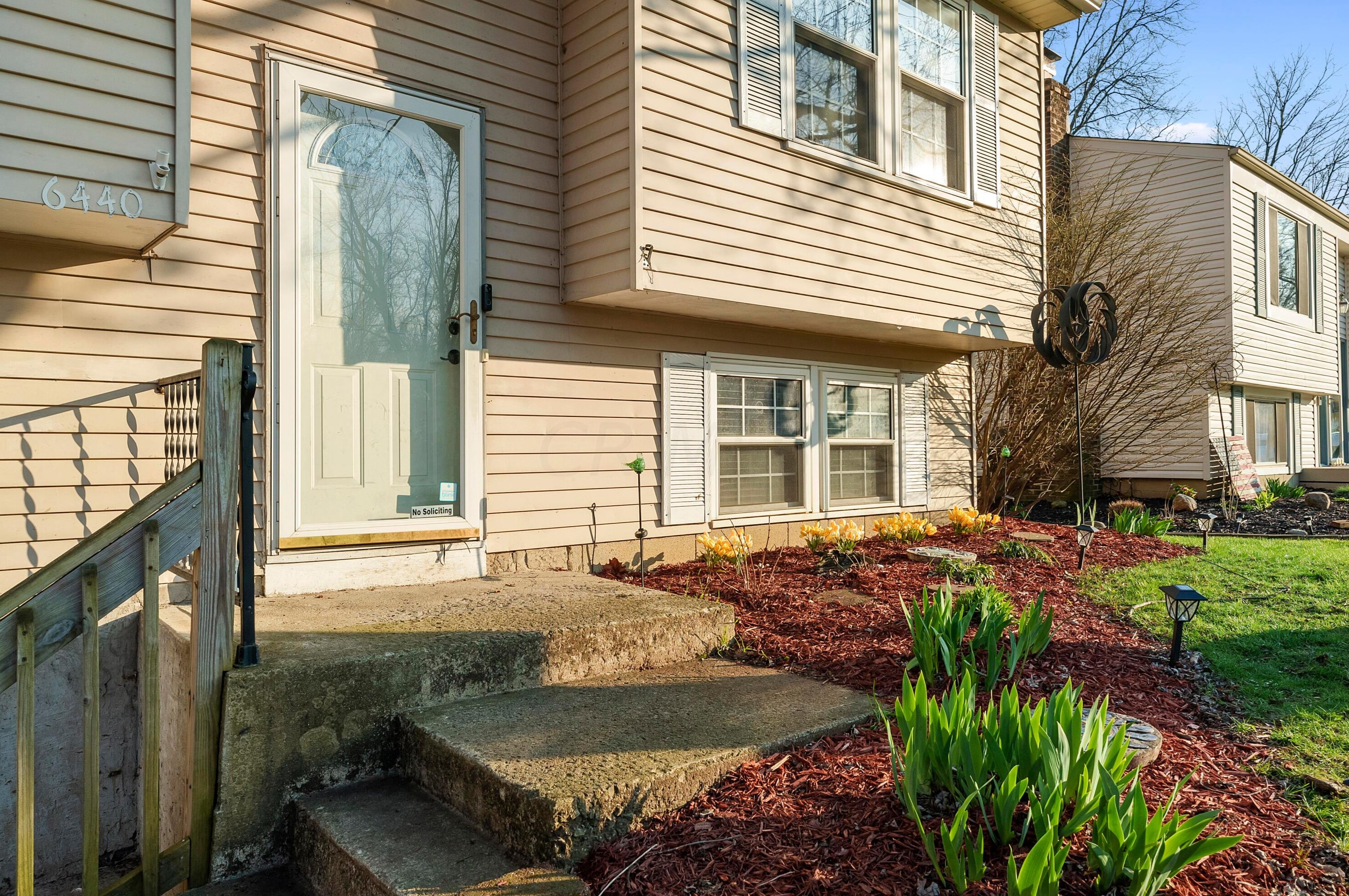 6440 Goldfinch Dr, Westerville OH  43081-3714 exterior