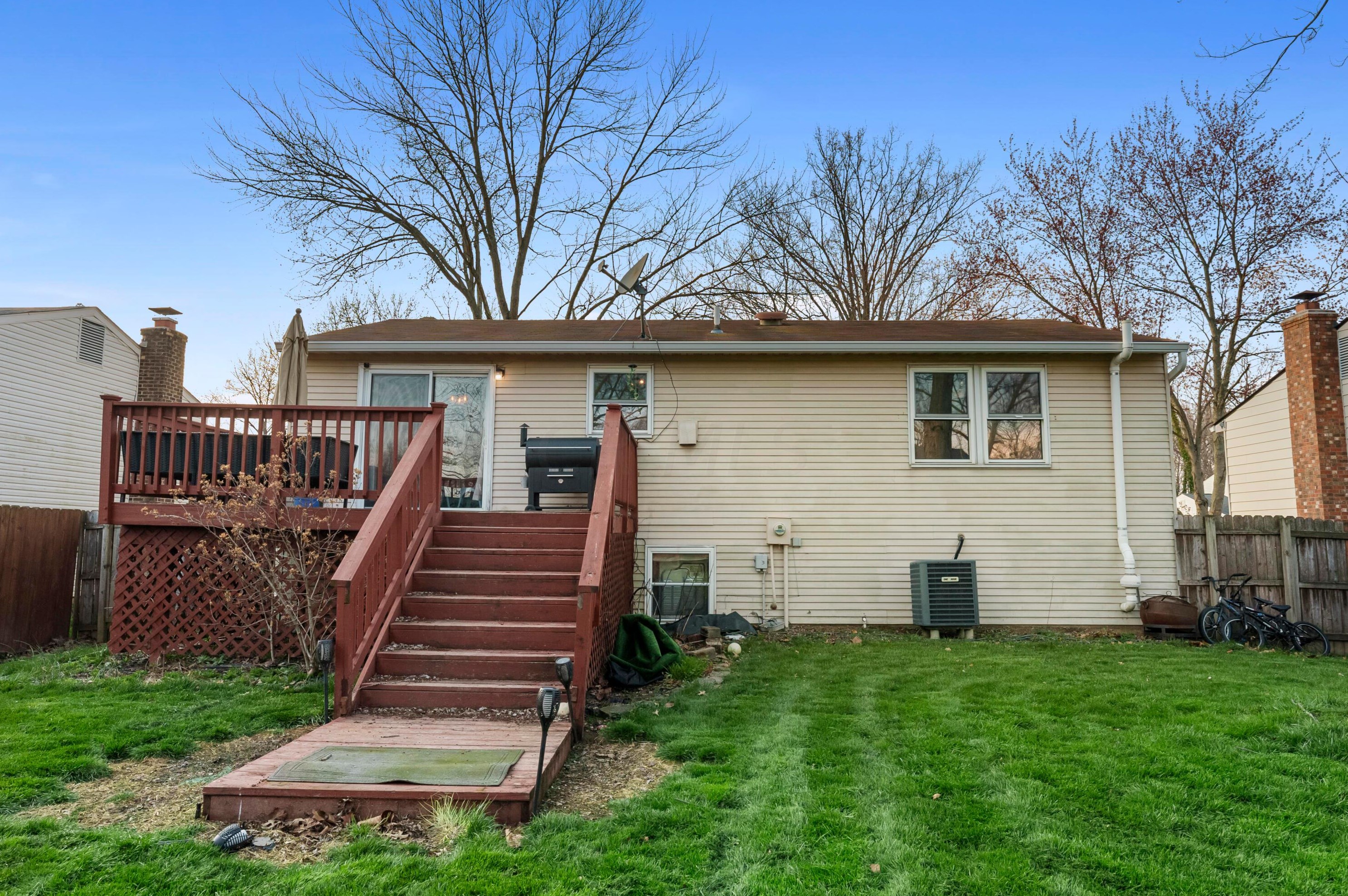 6440 Goldfinch Dr, Westerville OH  43081-3714 exterior