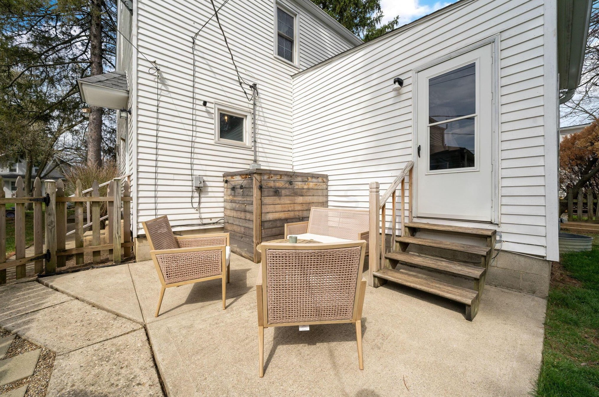 946 Grandon Ave, Columbus OH  43209-2529 exterior