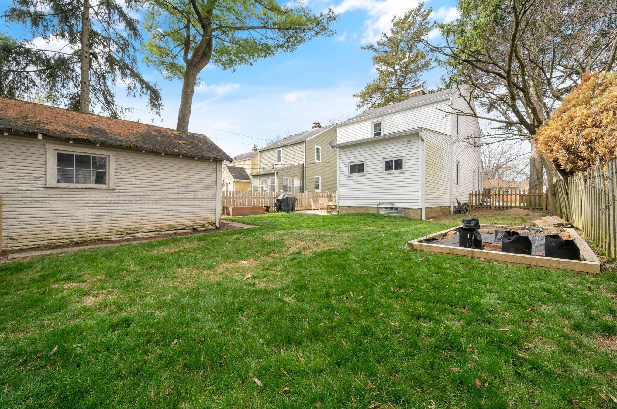 946 Grandon Ave, Columbus OH  43209-2529 exterior