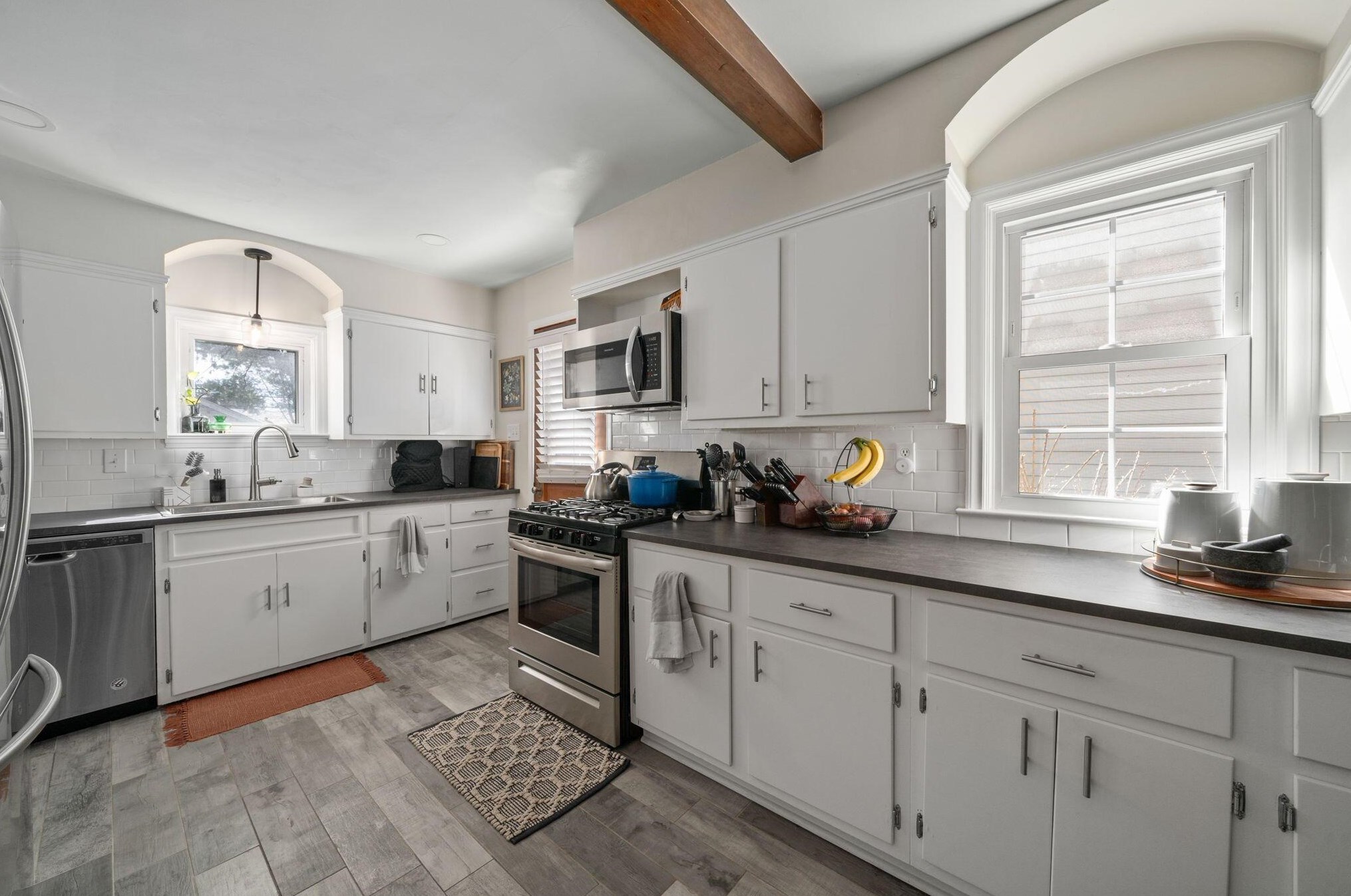 946 Grandon Ave, Columbus OH  43209-2529 exterior