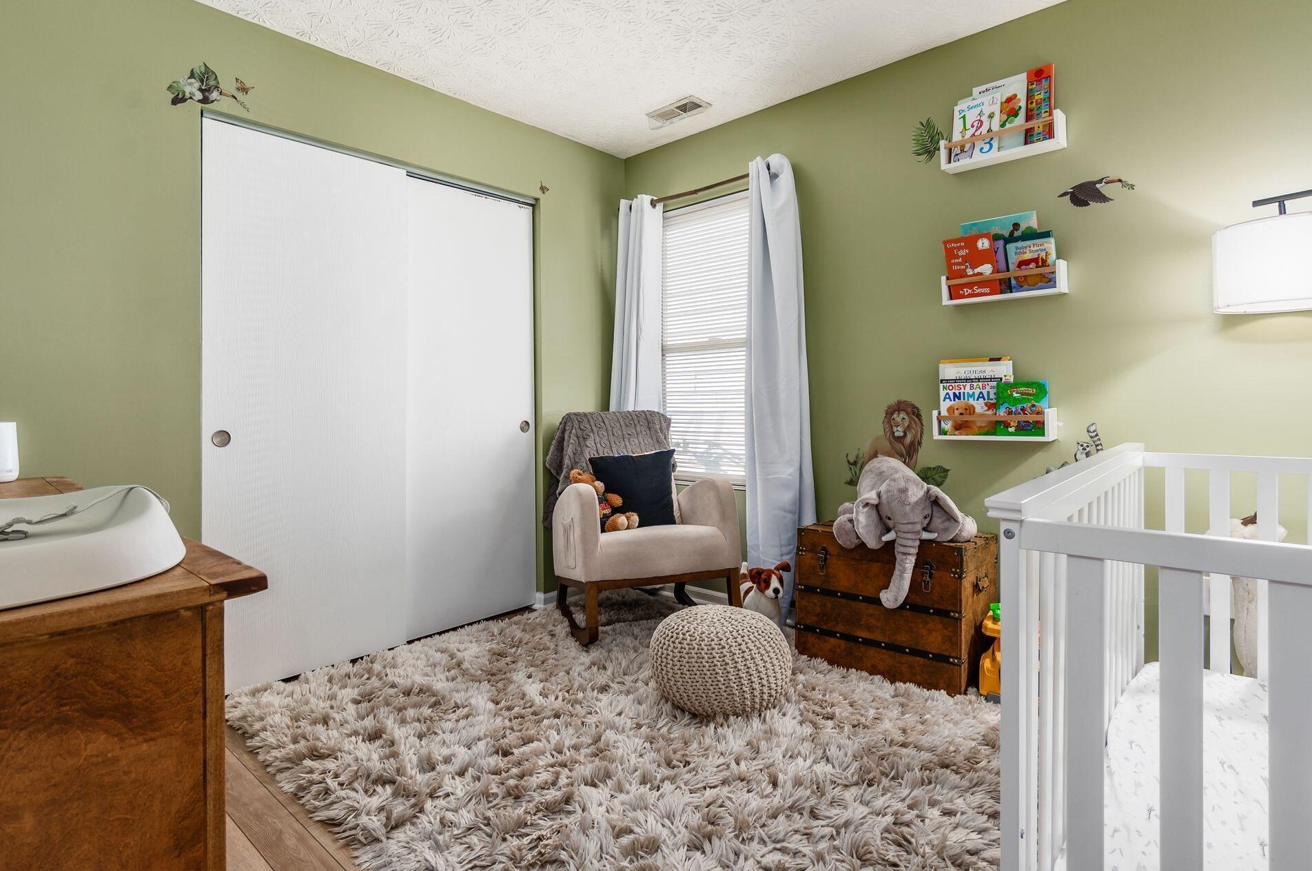 1844 Meadowlawn Dr, Columbus OH  43219-5524 exterior