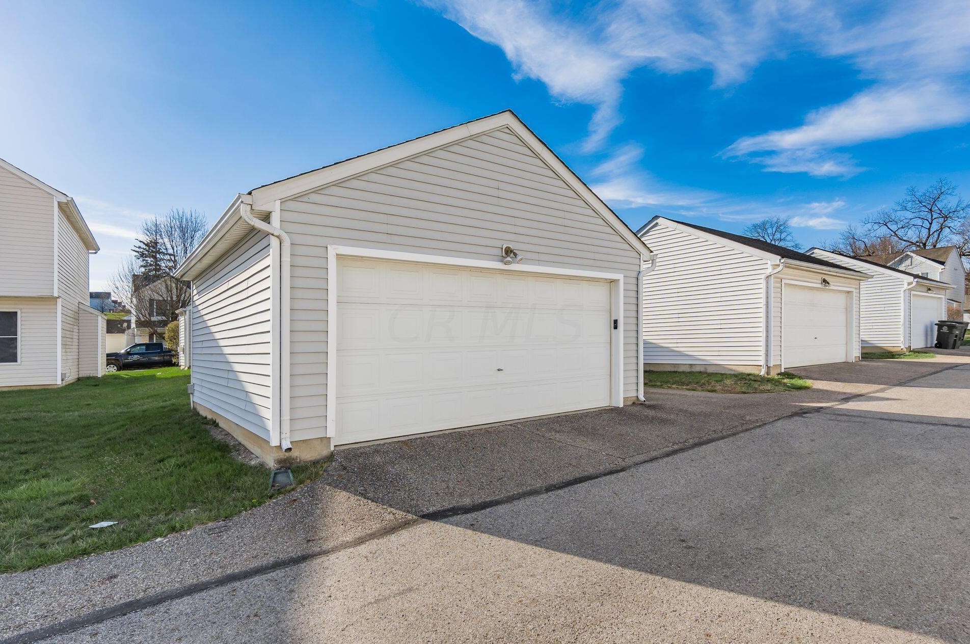 1844 Meadowlawn Dr, Columbus OH  43219-5524 exterior