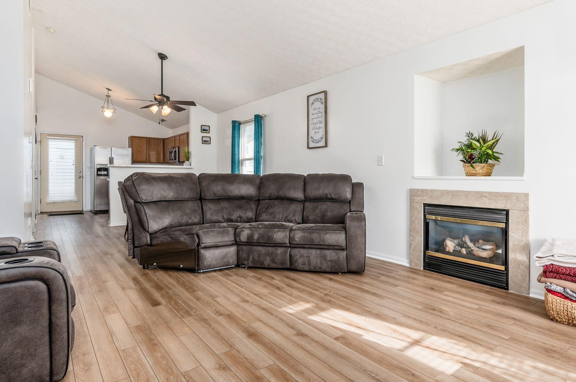 1844 Meadowlawn Dr, Columbus OH  43219-5524 exterior