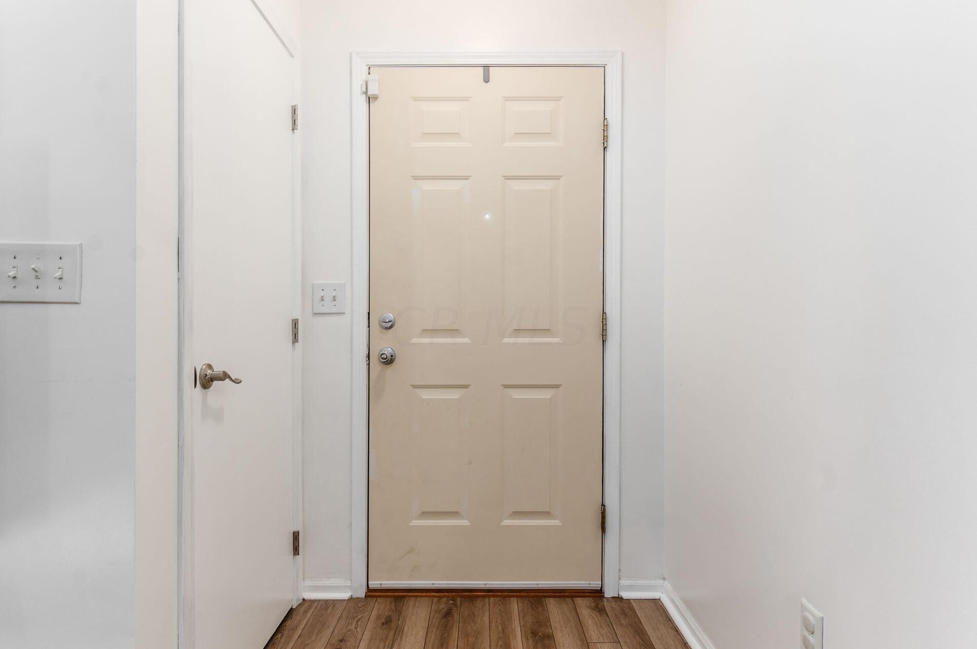 1844 Meadowlawn Dr, Columbus OH  43219-5524 exterior