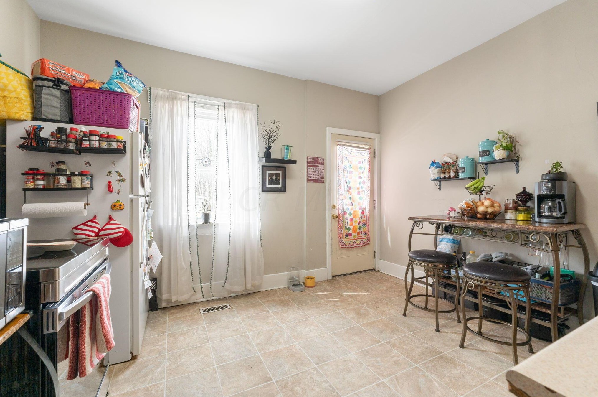 2507 Indianola Ave, Columbus OH 43202-2427 exterior