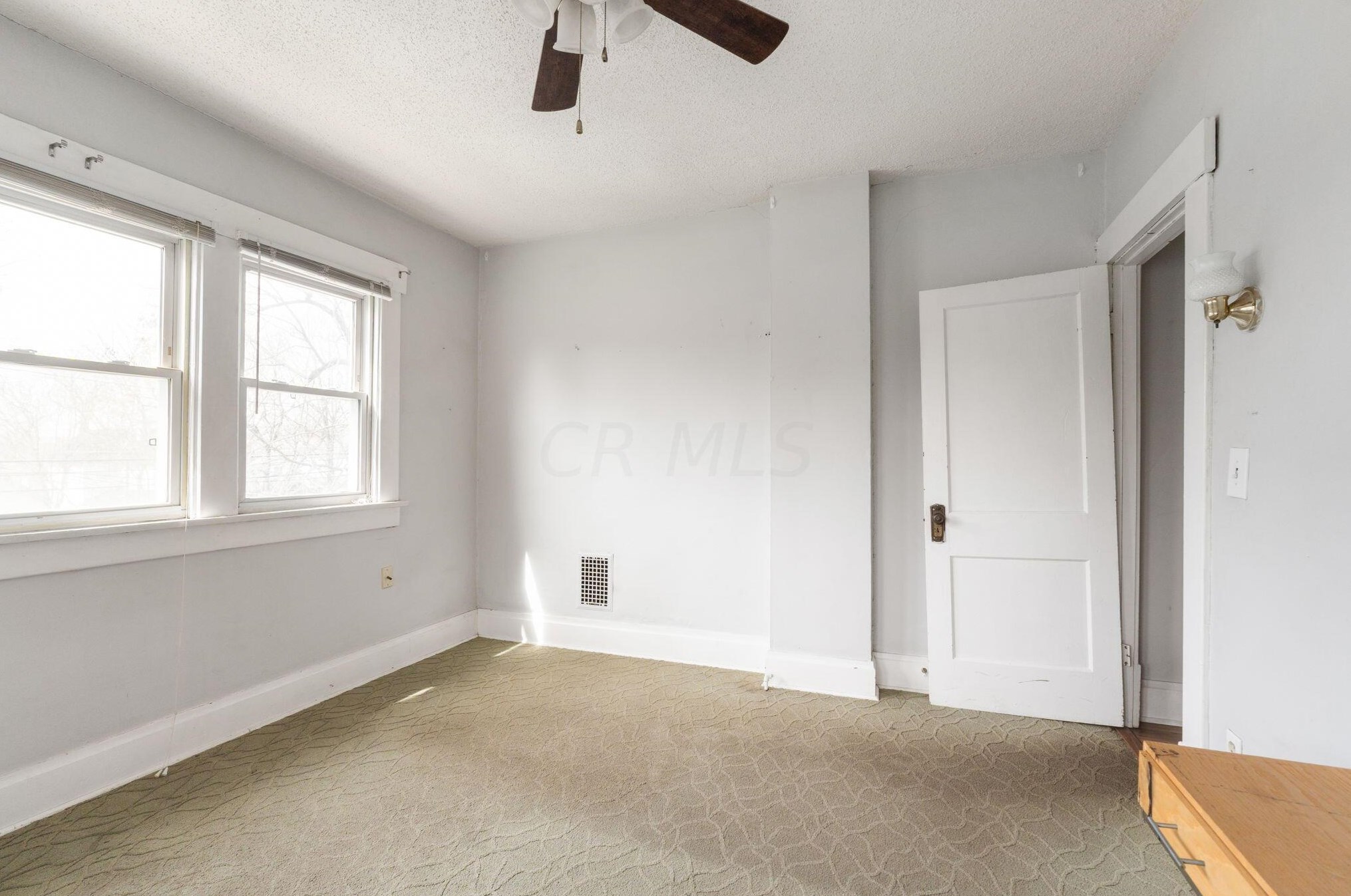 2507 Indianola Ave, Columbus OH 43202-2427 exterior