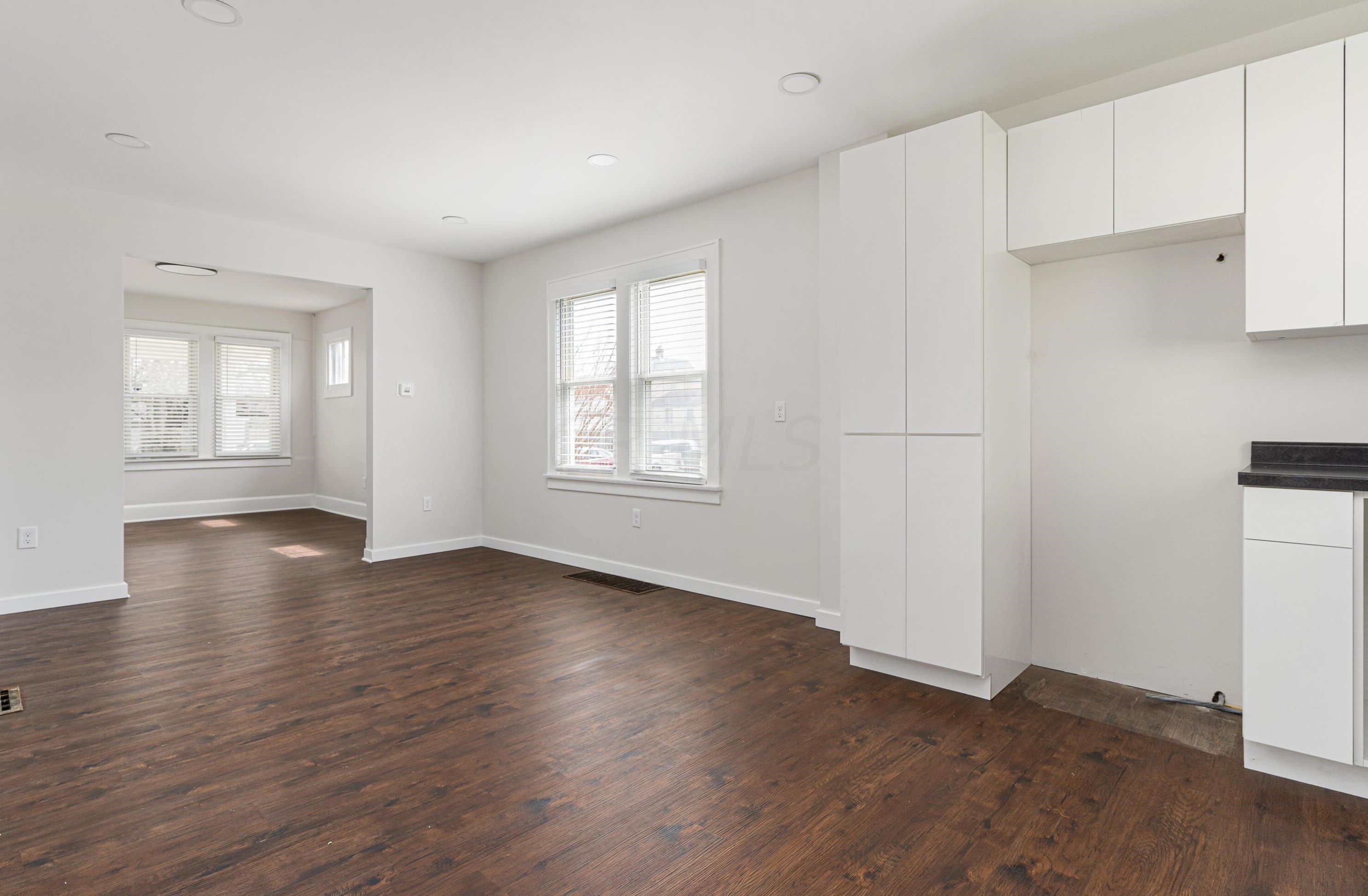 577 Highland Ave, Columbus OH 43223-1744 exterior