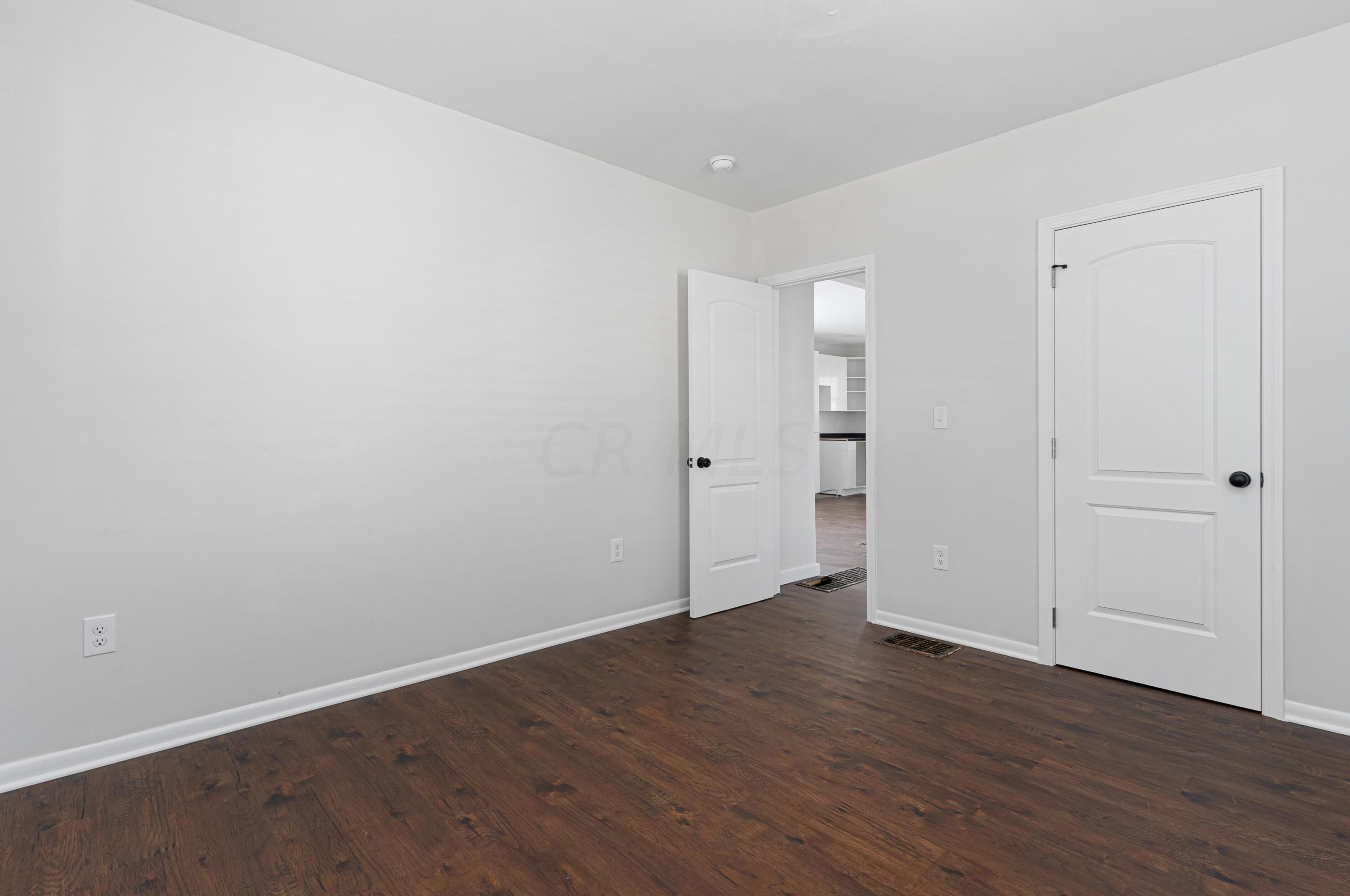 577 Highland Ave, Columbus OH 43223-1744 exterior