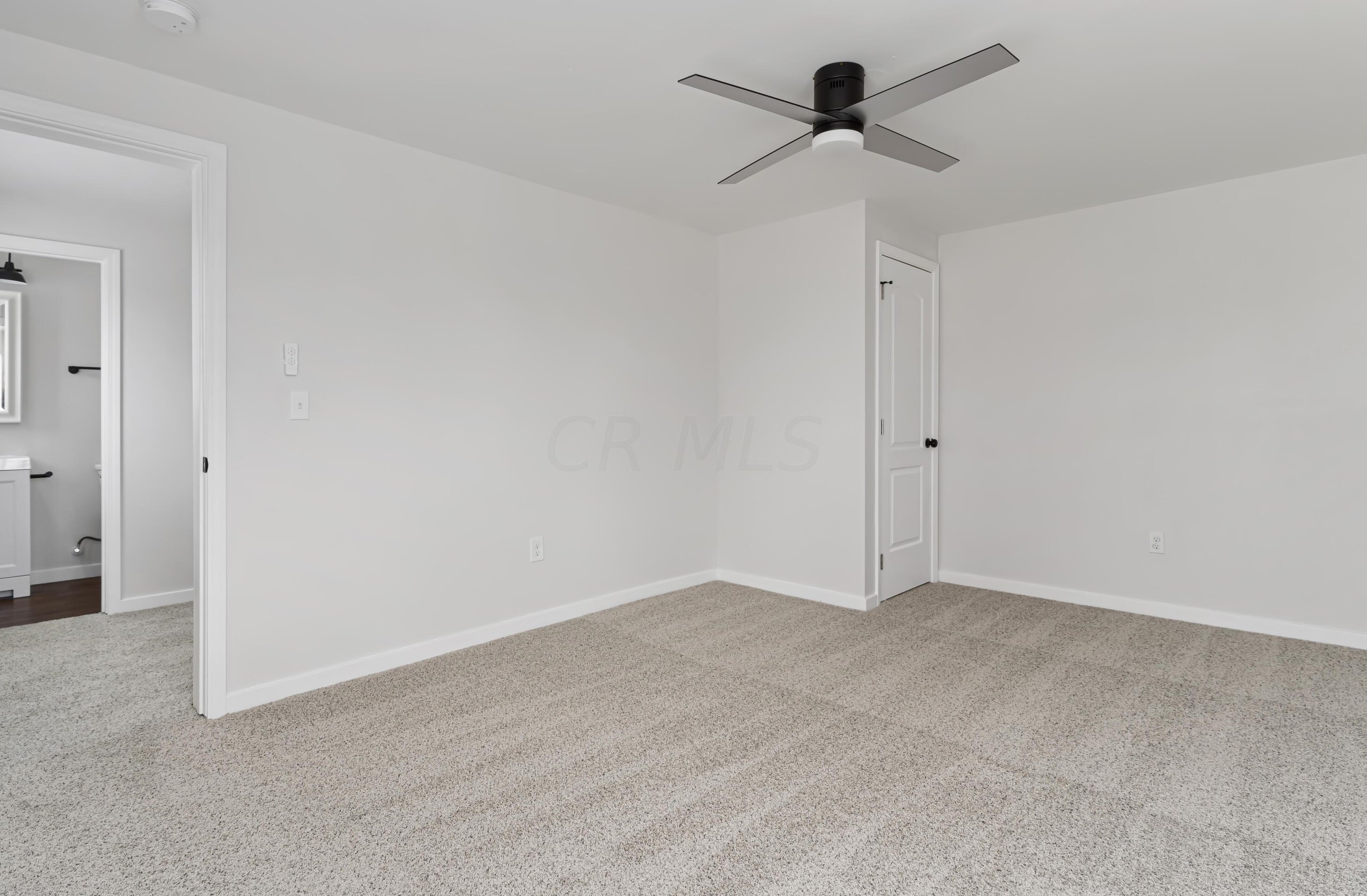 577 Highland Ave, Columbus OH 43223-1744 exterior