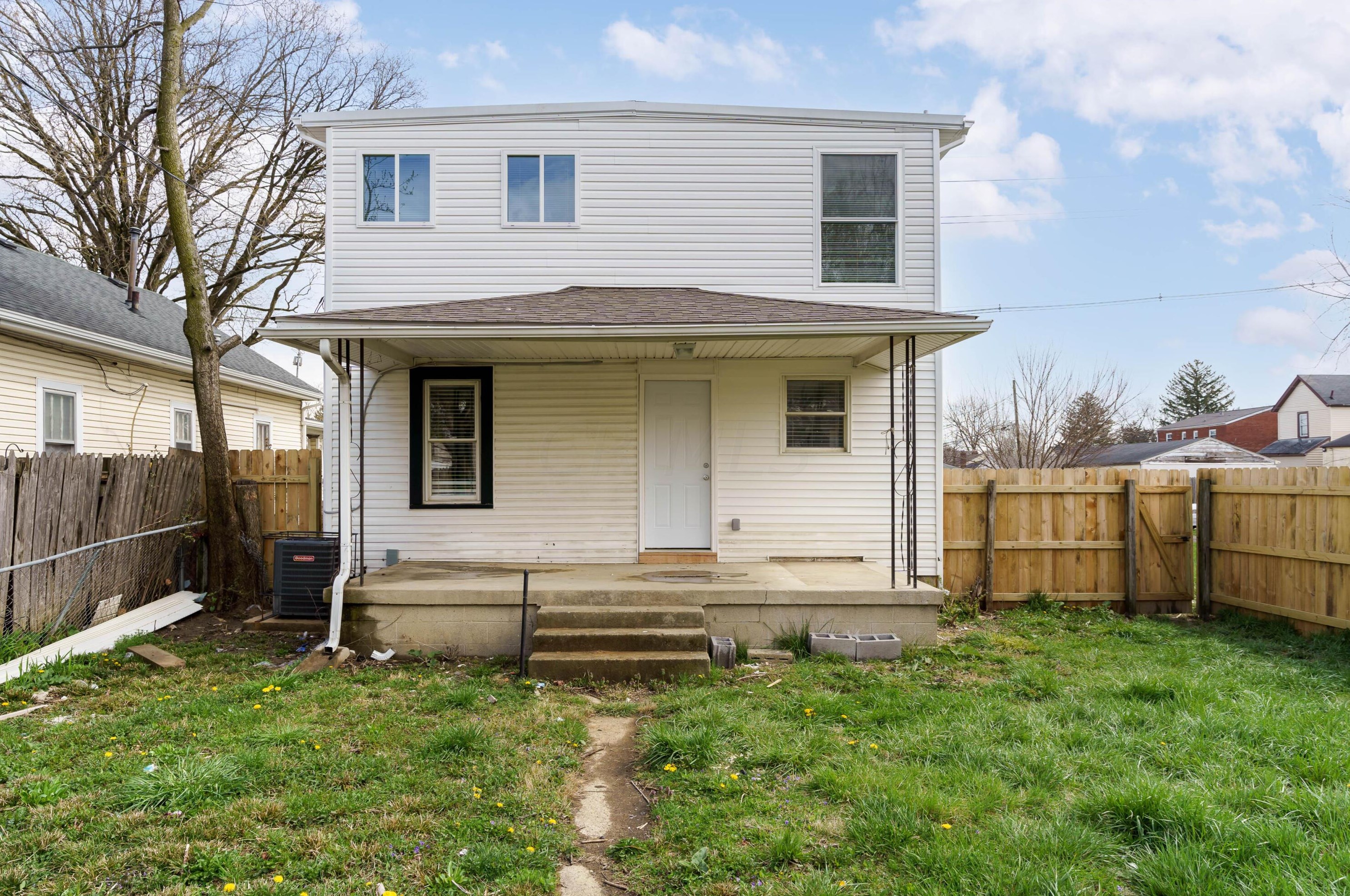 577 Highland Ave, Columbus OH 43223-1744 exterior