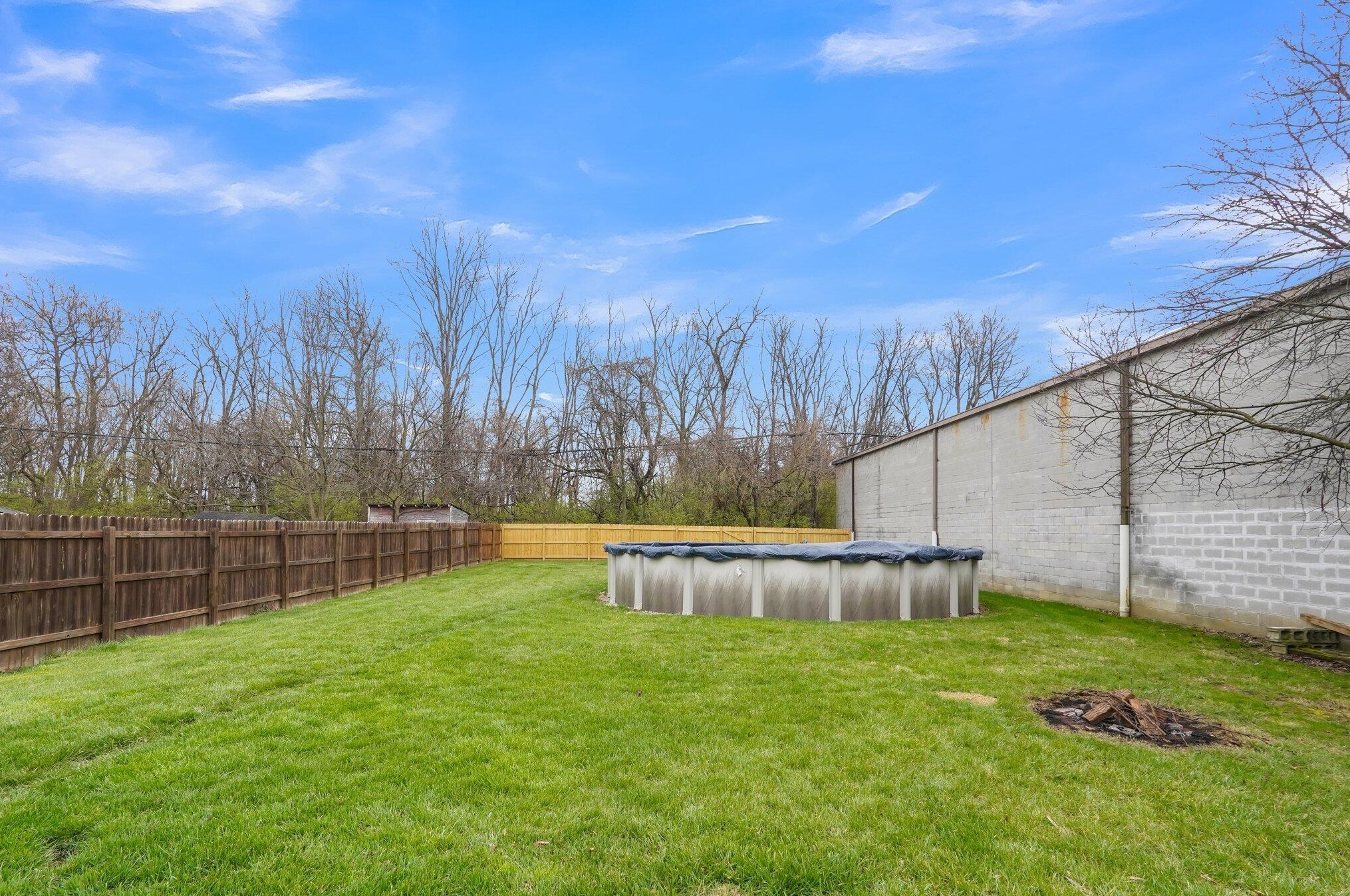 3672 Brandon St, Columbus OH 43224-2468 exterior