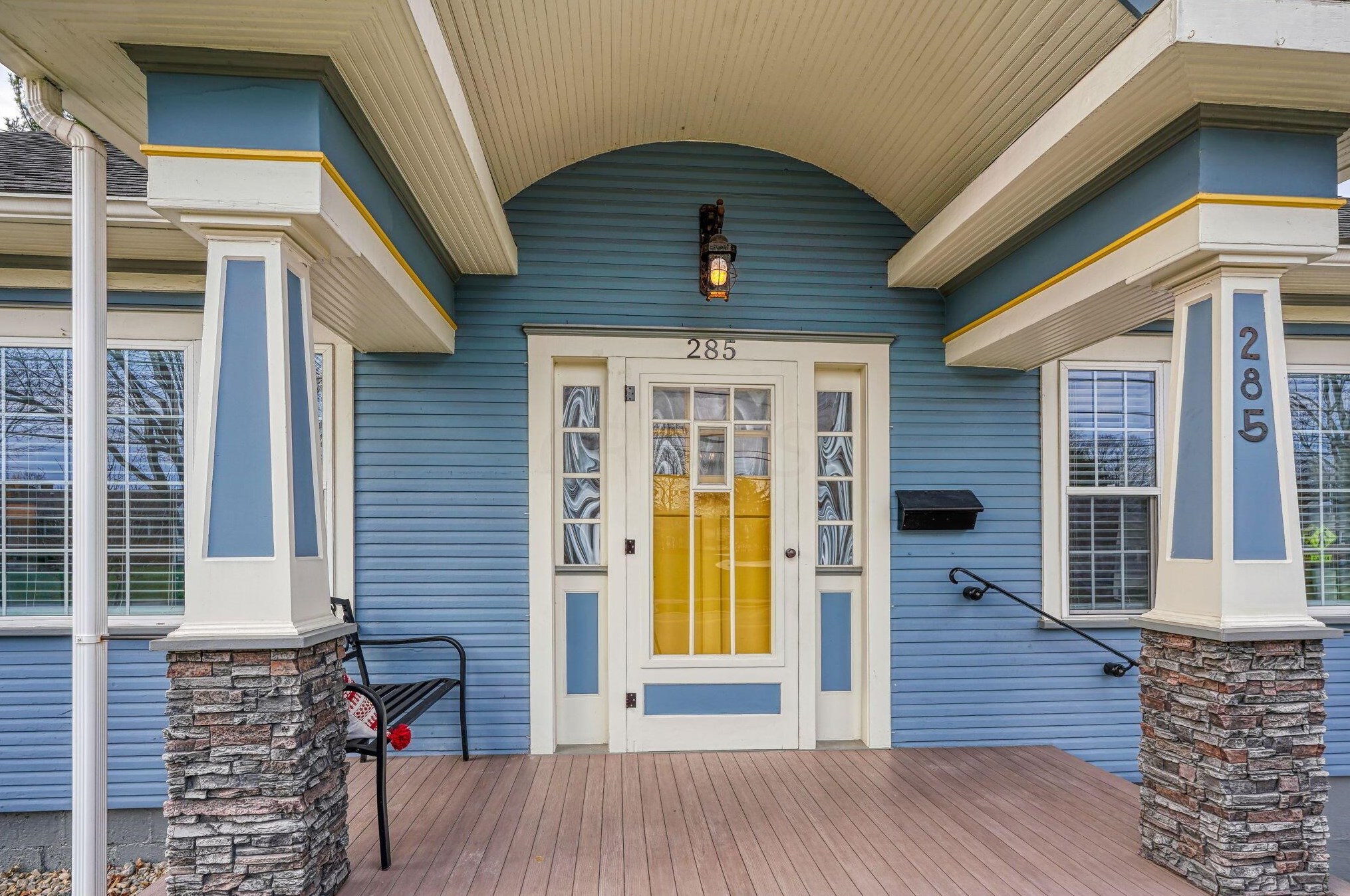 285 Waterloo St, Cnl Wnchstr OH  43110-1014 exterior